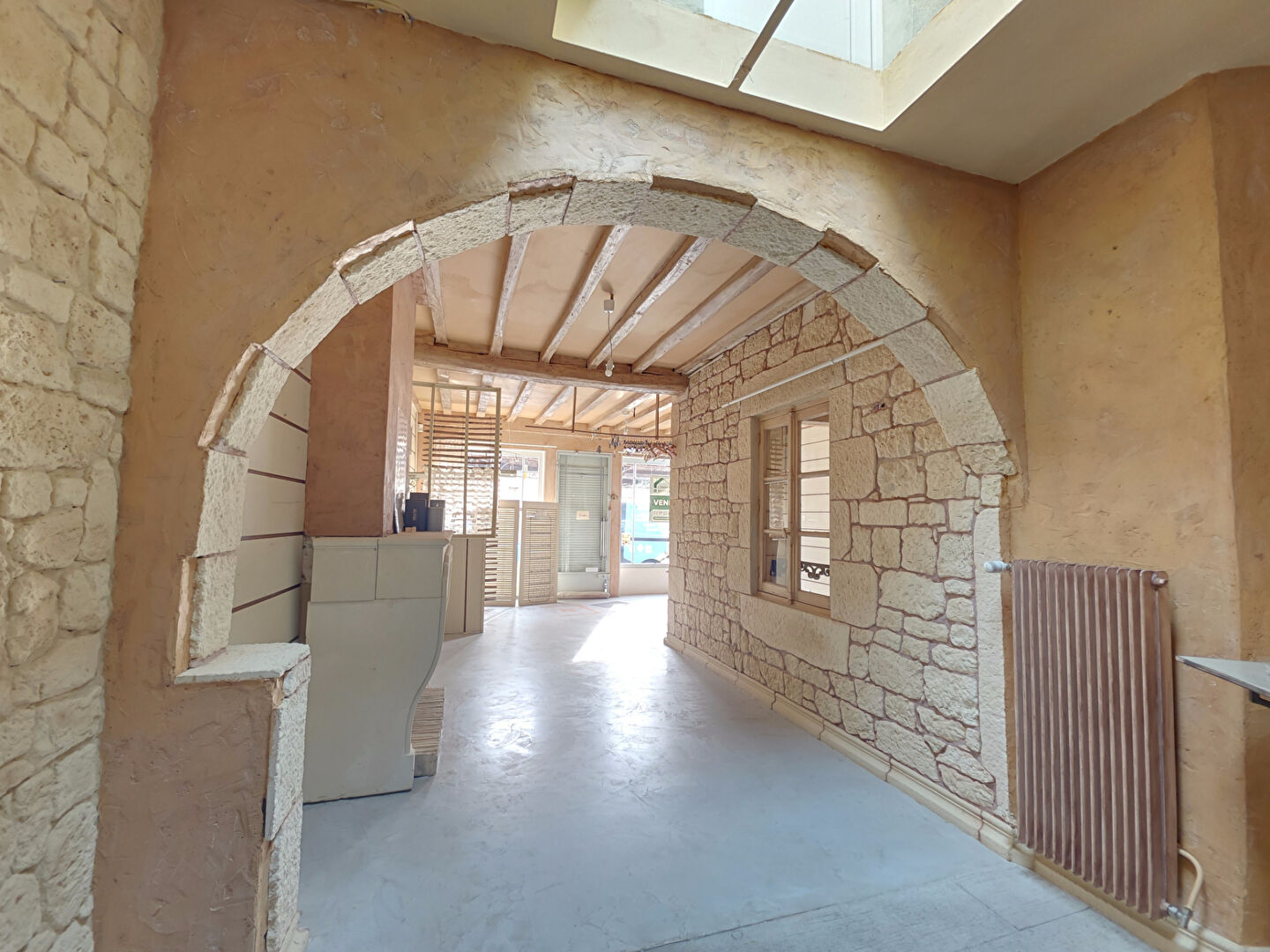 Photo IMMEUBLE  CENTRE MAINTENON image 5/6