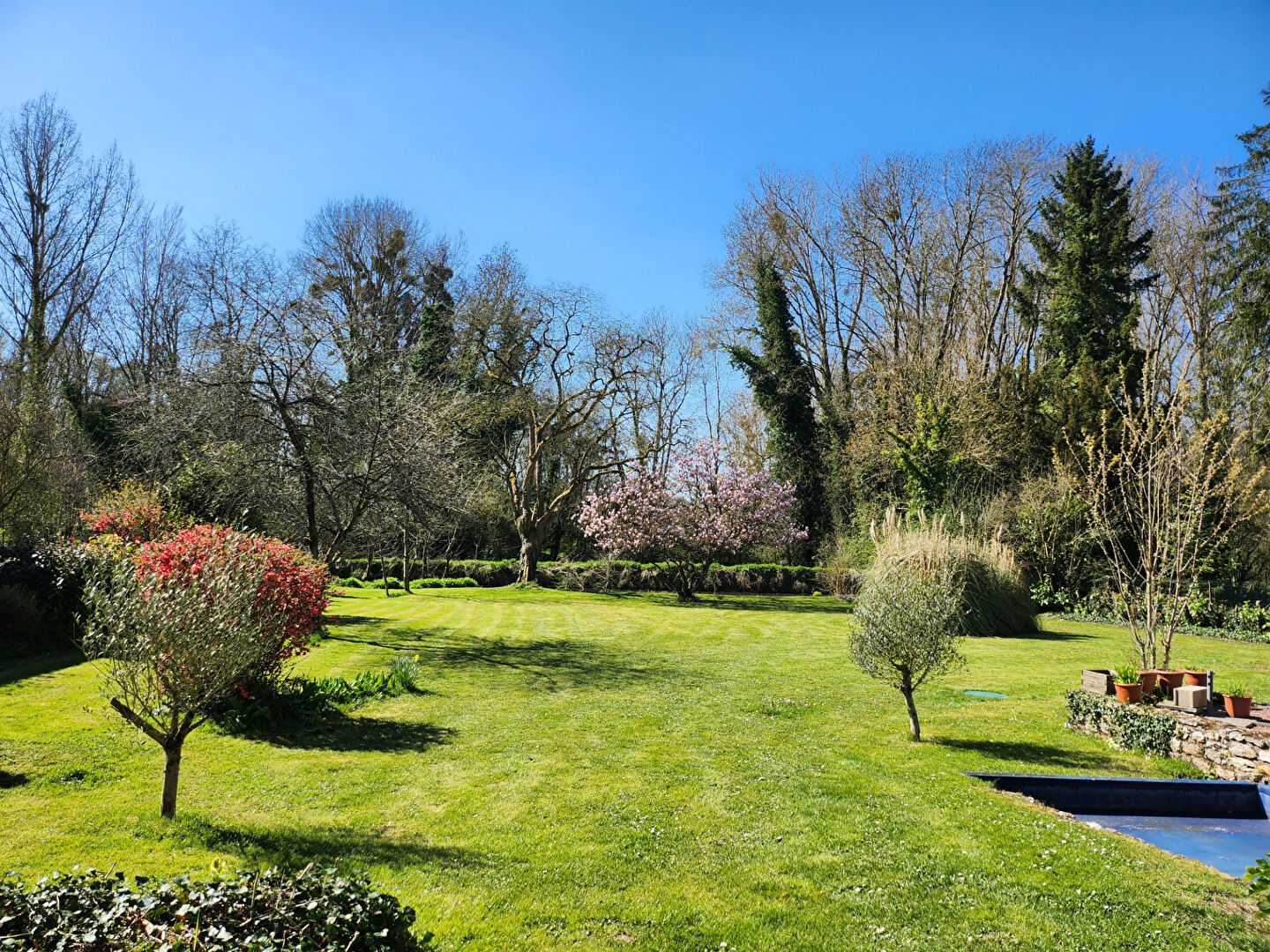 Photo 12' EPERNON, maison ancienne 160m²  avec dépendance, bordée par canal image 2/6