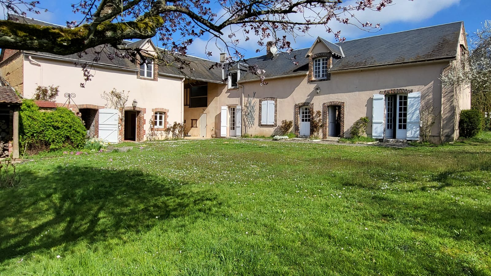 Photo LONGERE ENTRE MAINTENON - EPERNON image 1/6