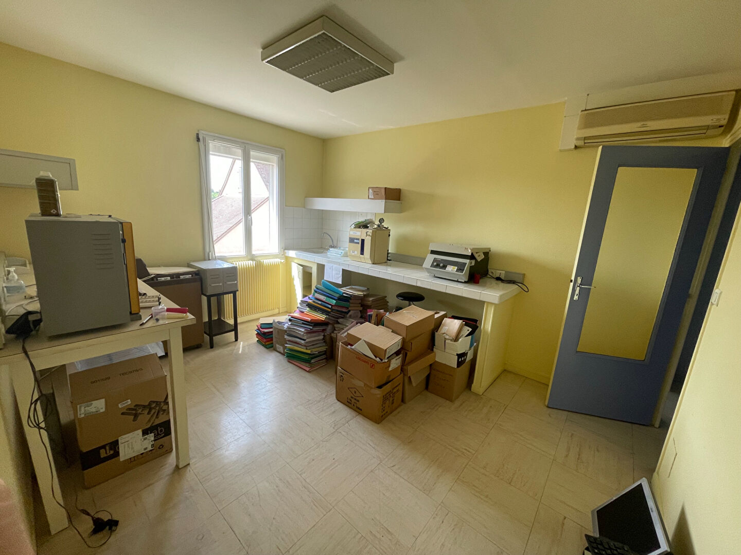 Photo Maison  à rénover  Epernon 9 pièces 150 m2 image 4/6