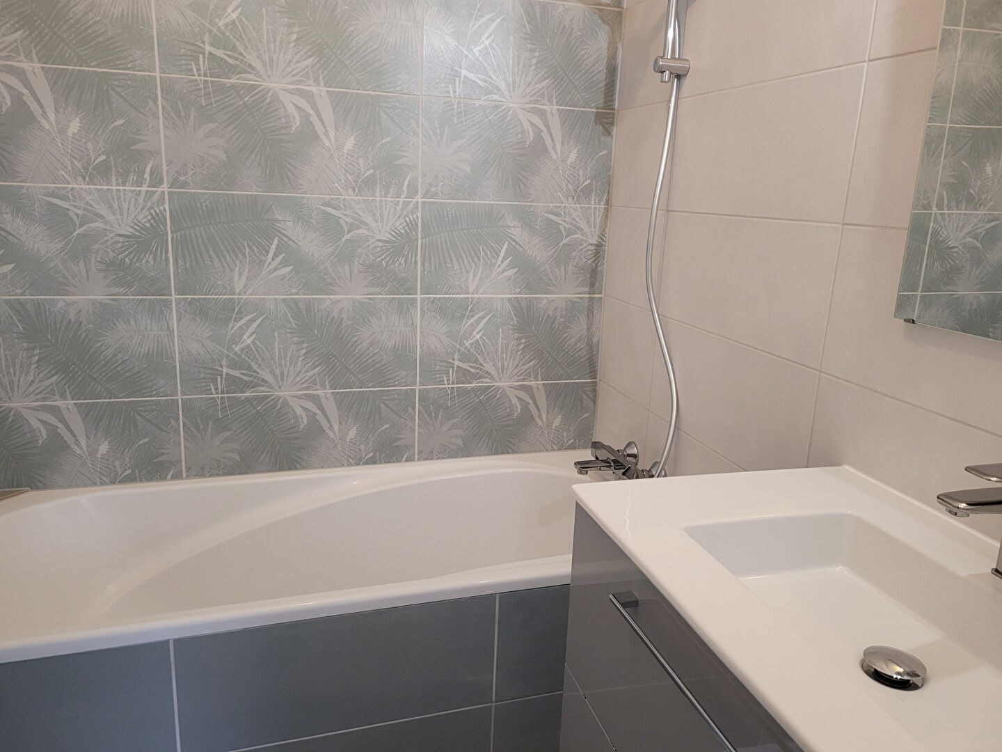 Photo A vendre Locminé, immeuble avec commercial loué, et appartement T4 loué image 4/6