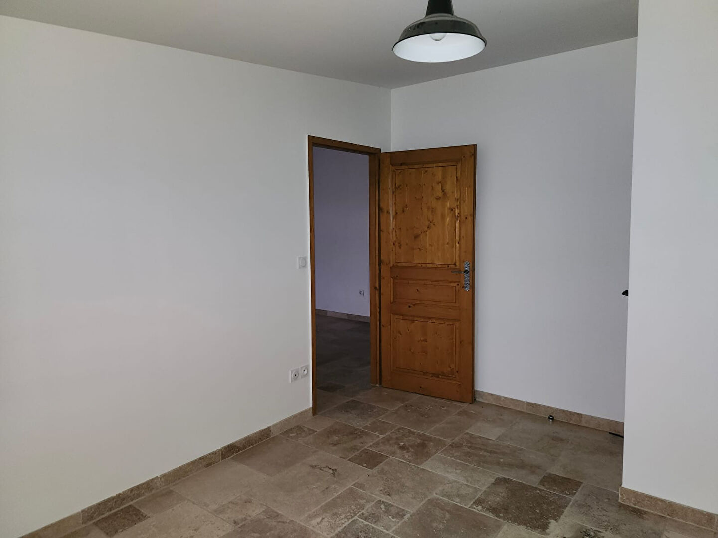 Photo Logement Type 2 en campagne, entre st martin et salon de provence image 3/6