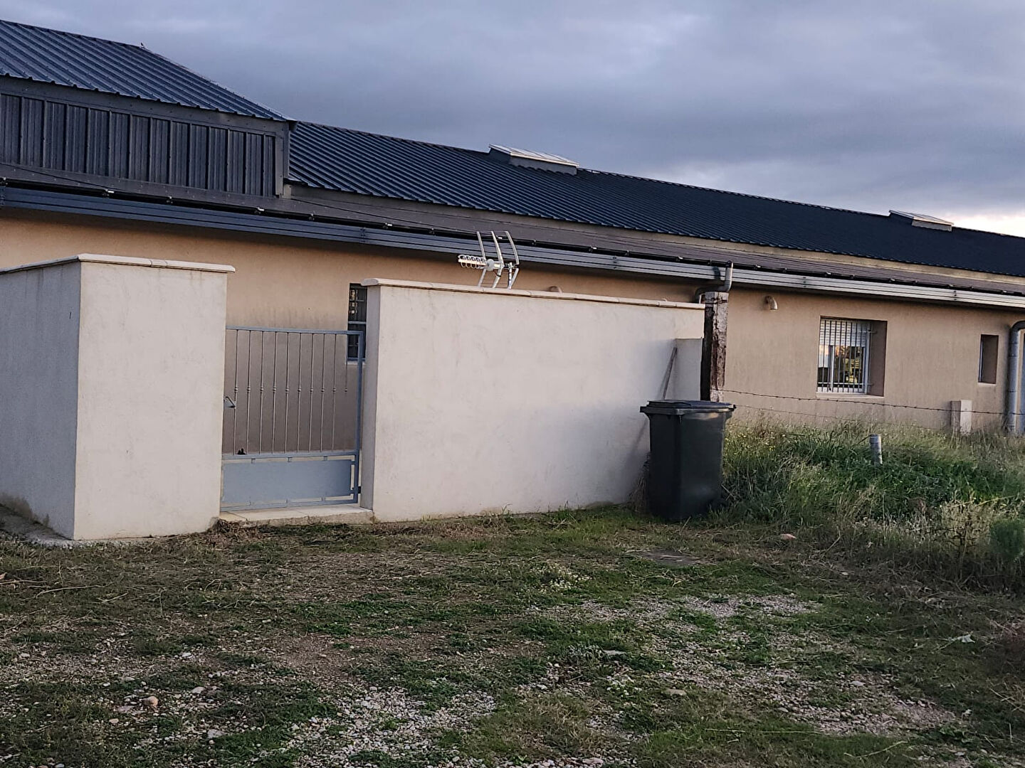 Photo Logement Type 2 en campagne, entre st martin et salon de provence image 4/6