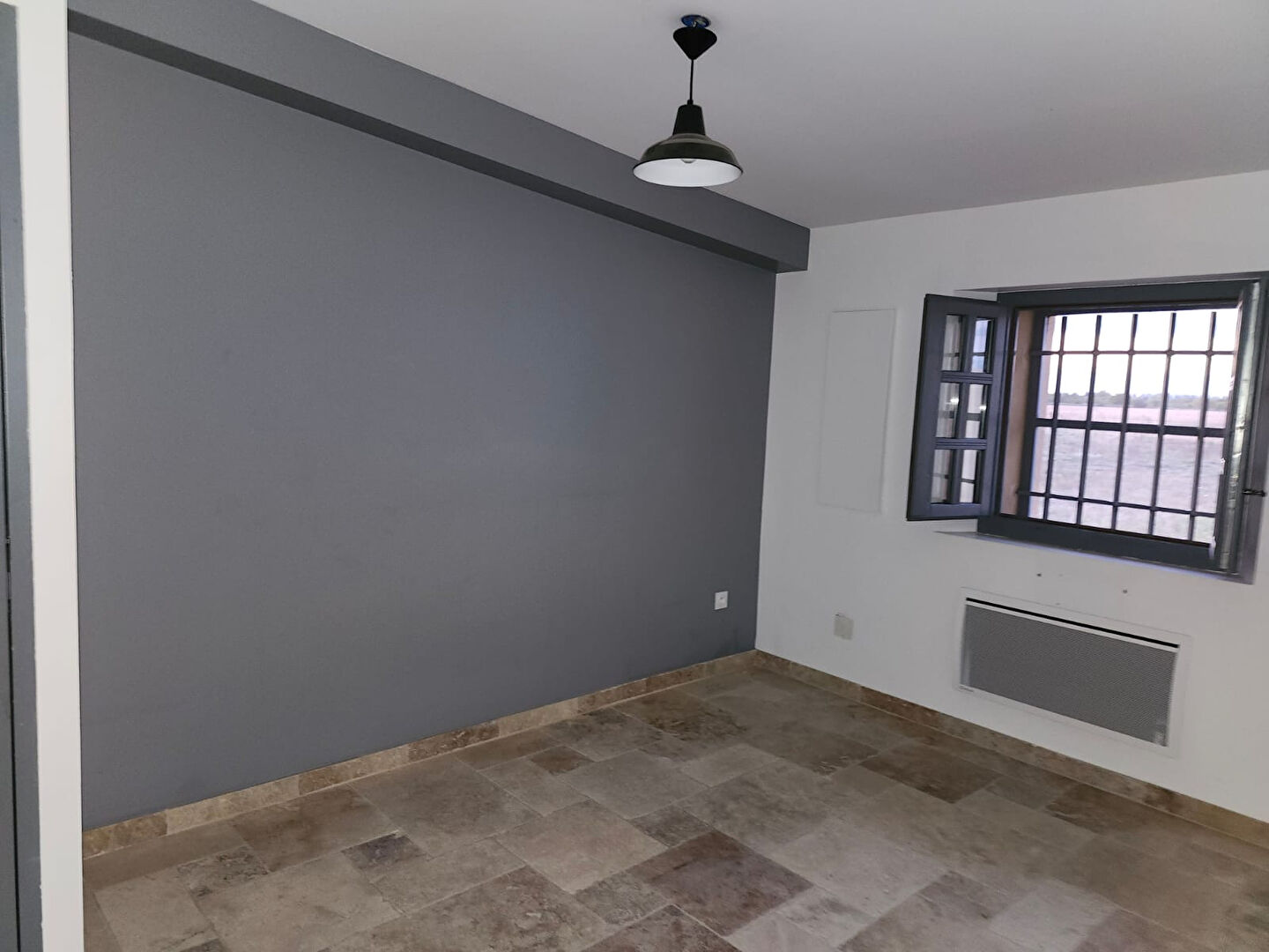 Photo Logement Type 2 en campagne, entre st martin et salon de provence image 5/6