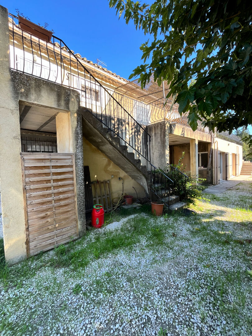 Photo Appartement Avignon 3 pièce(s) 84 m2 avec grande terrasse en campagne image 2/6