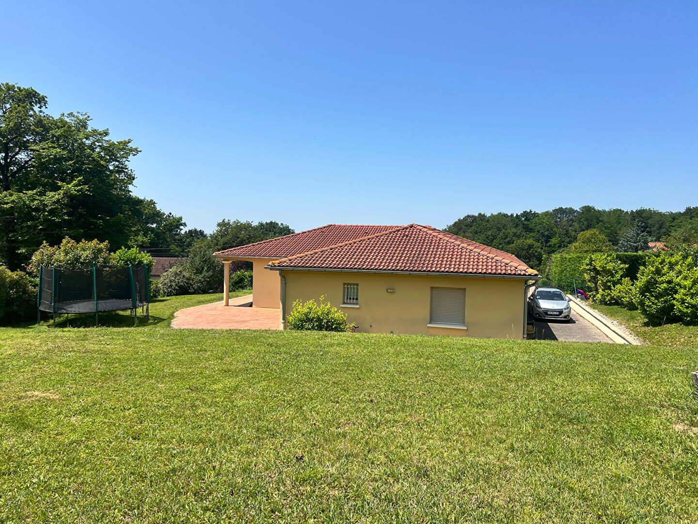 Photo AMBRONAY image 2/6