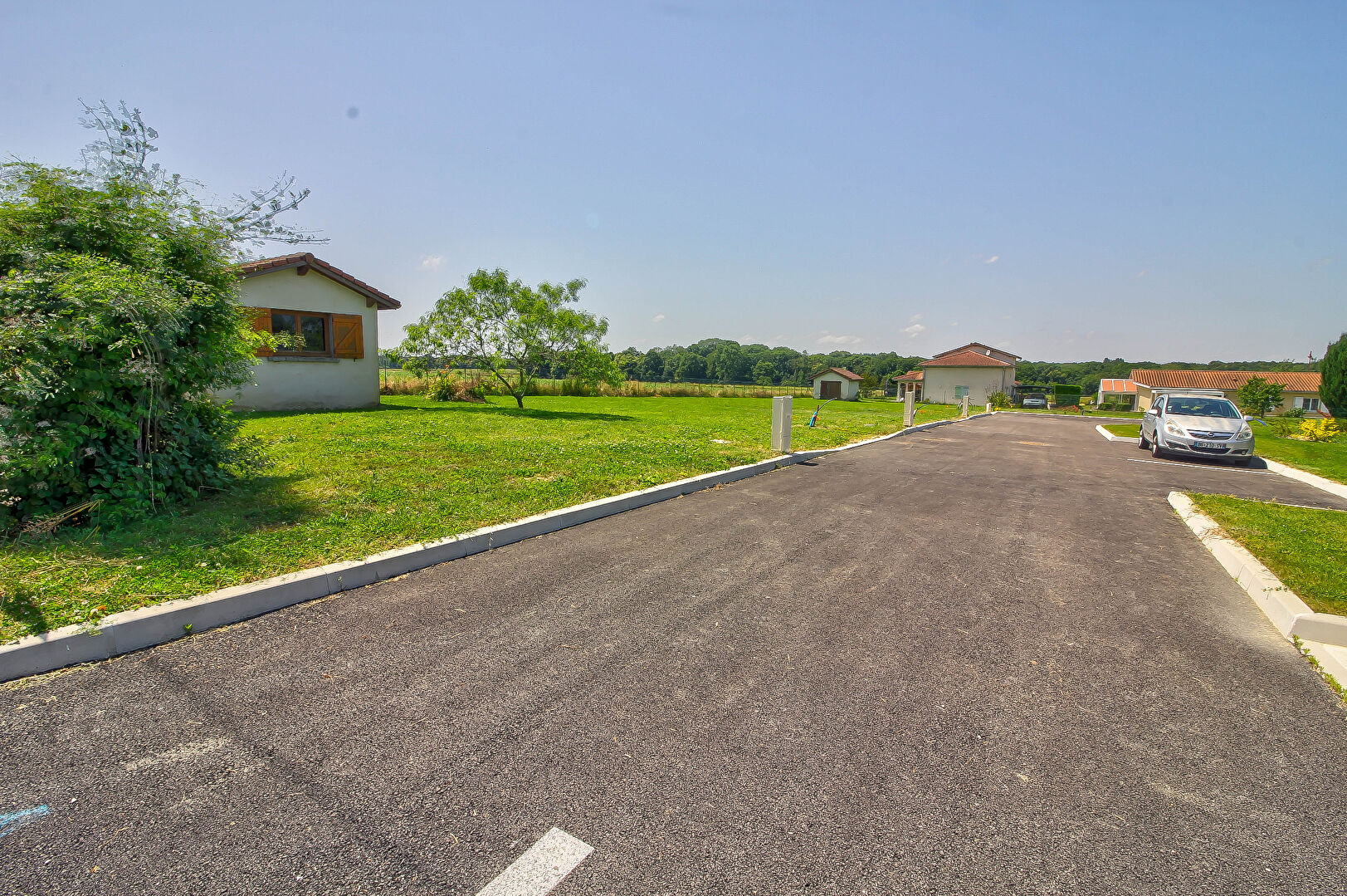 Photo Lot 3, 301 m2 Chatillon la Palud image 3/3