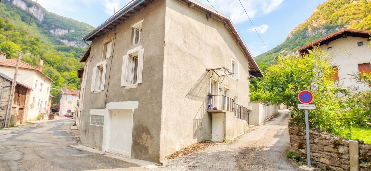 Maison Chaley 8 pièce(s)