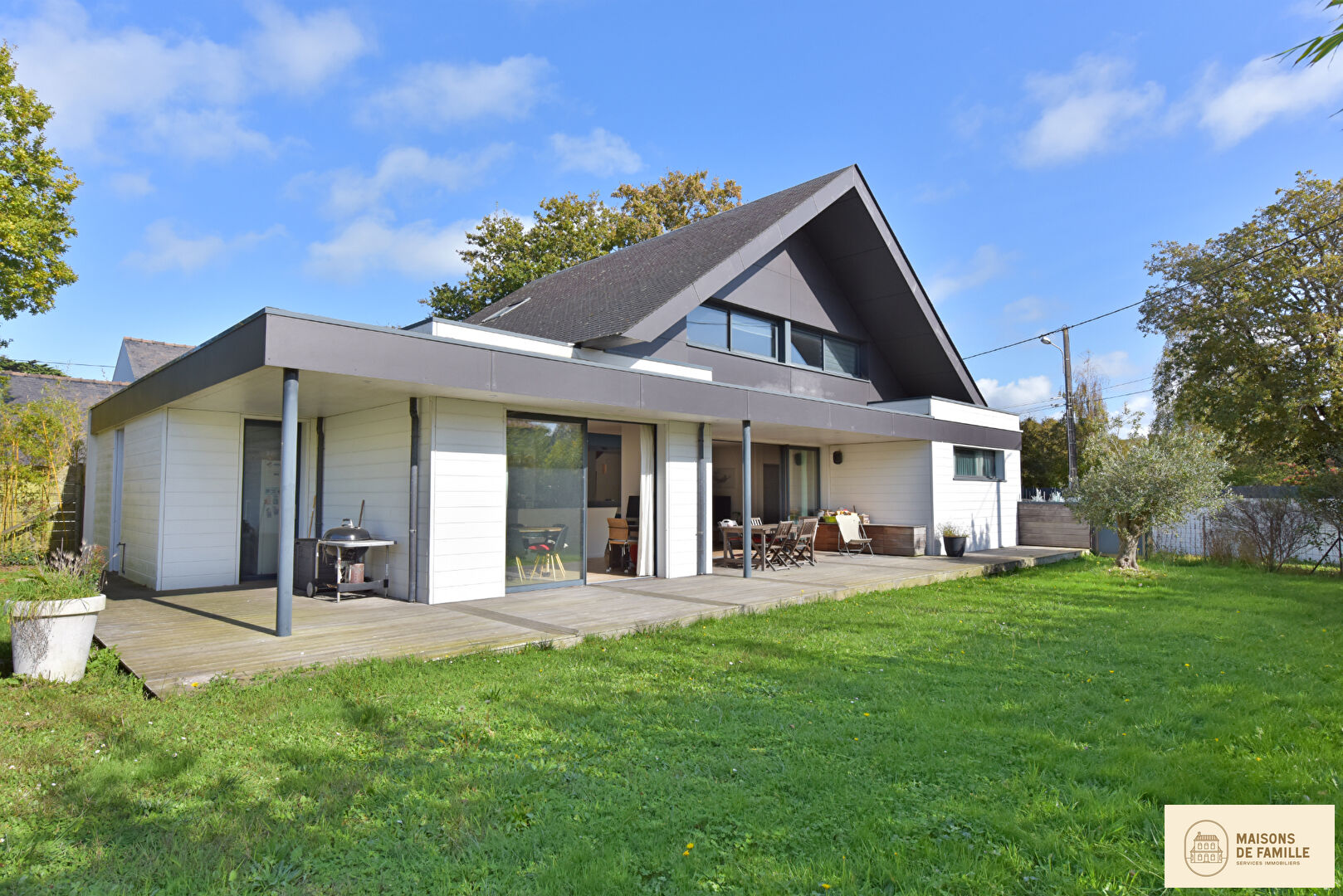 Agence immobilière de 
 Maisons de famille Clamart - Maisons de famille 
