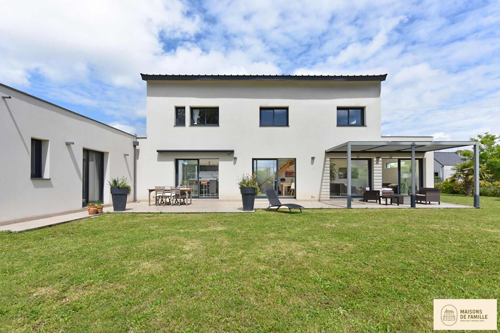 Agence immobilière de 
 Maisons de famille Clamart - Maisons de famille 
