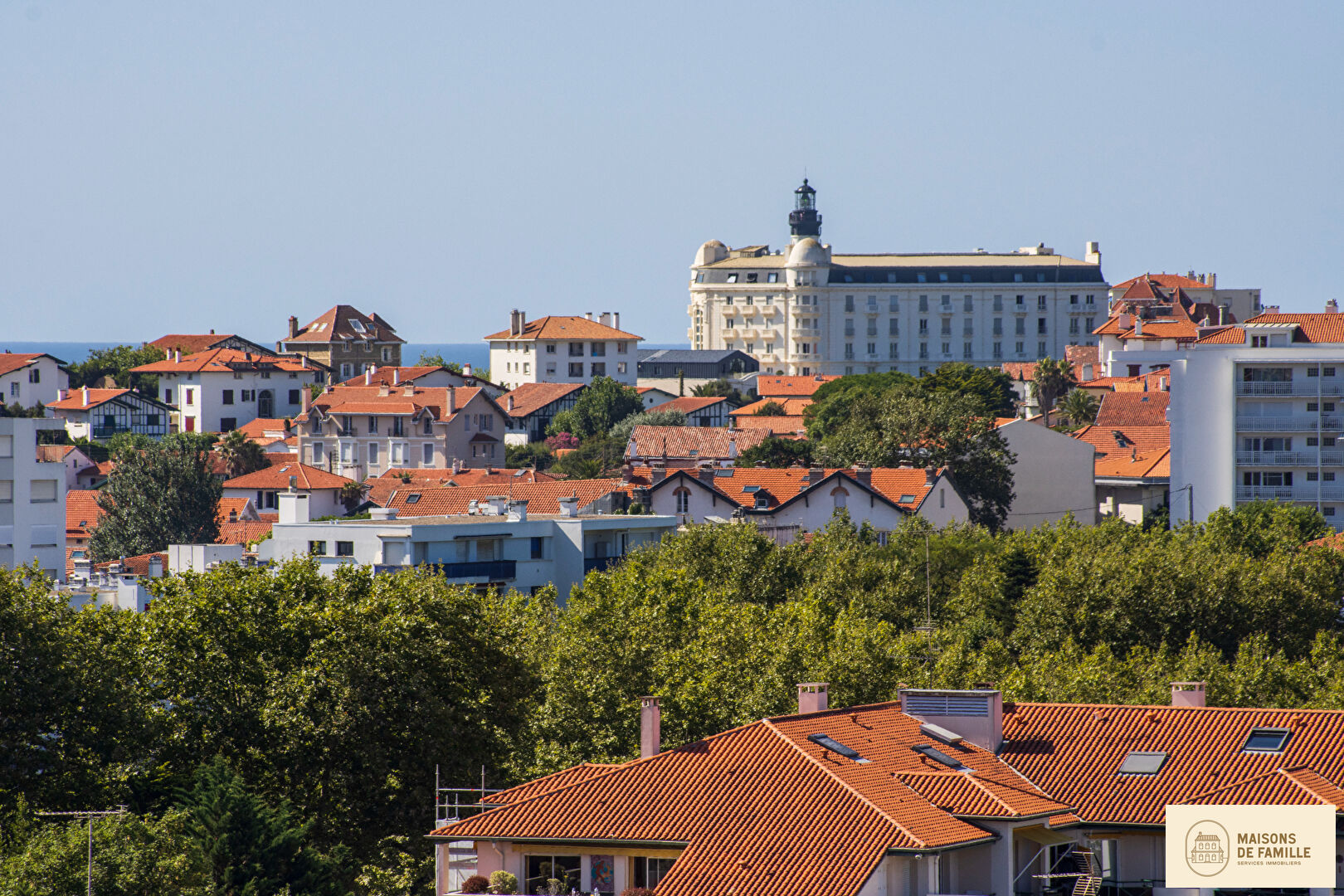 Agence immobilière de 
 Maisons de famille Clamart - Maisons de famille 
