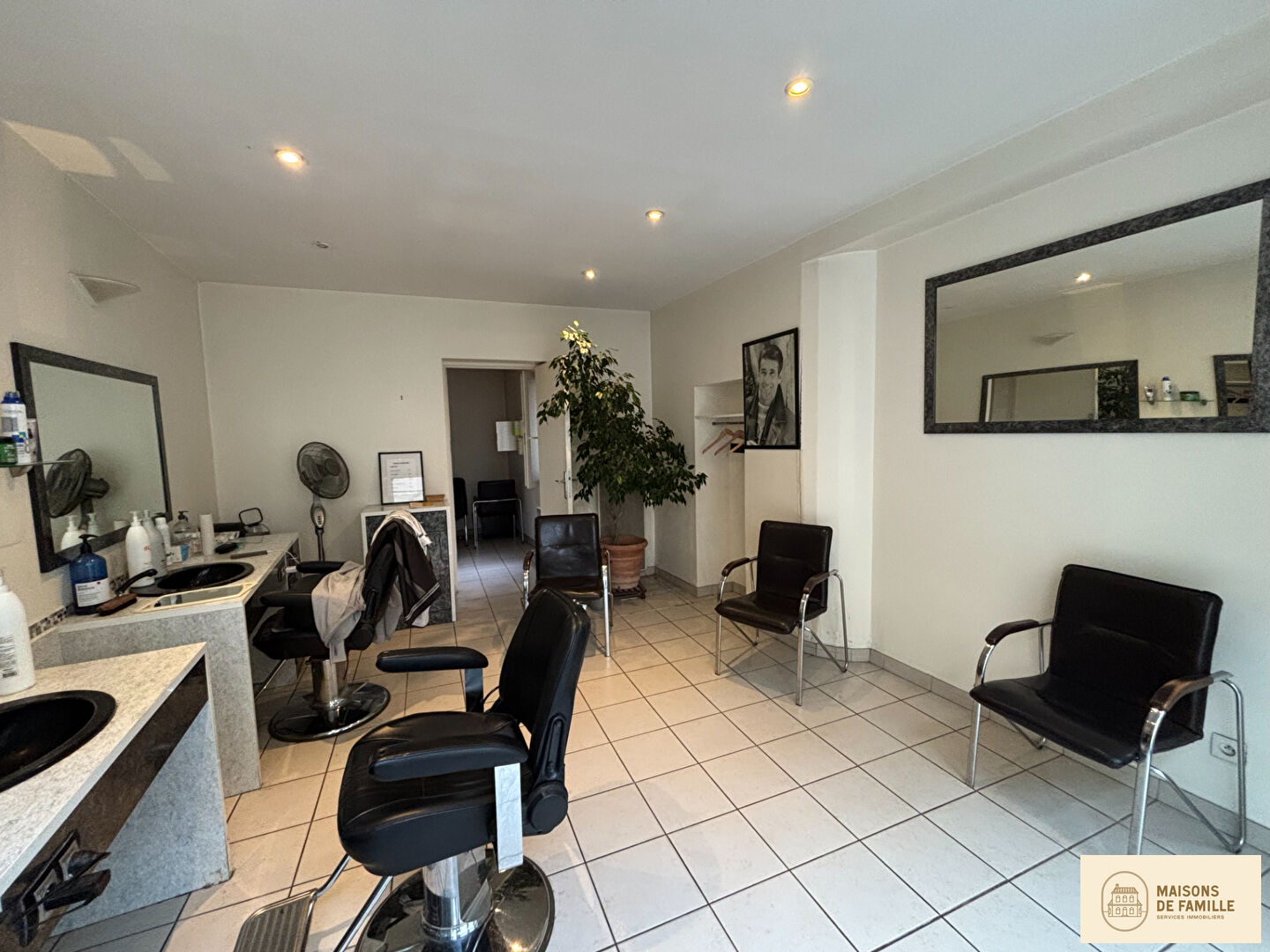Local commercial Nanterre 2 pièces 24 m2