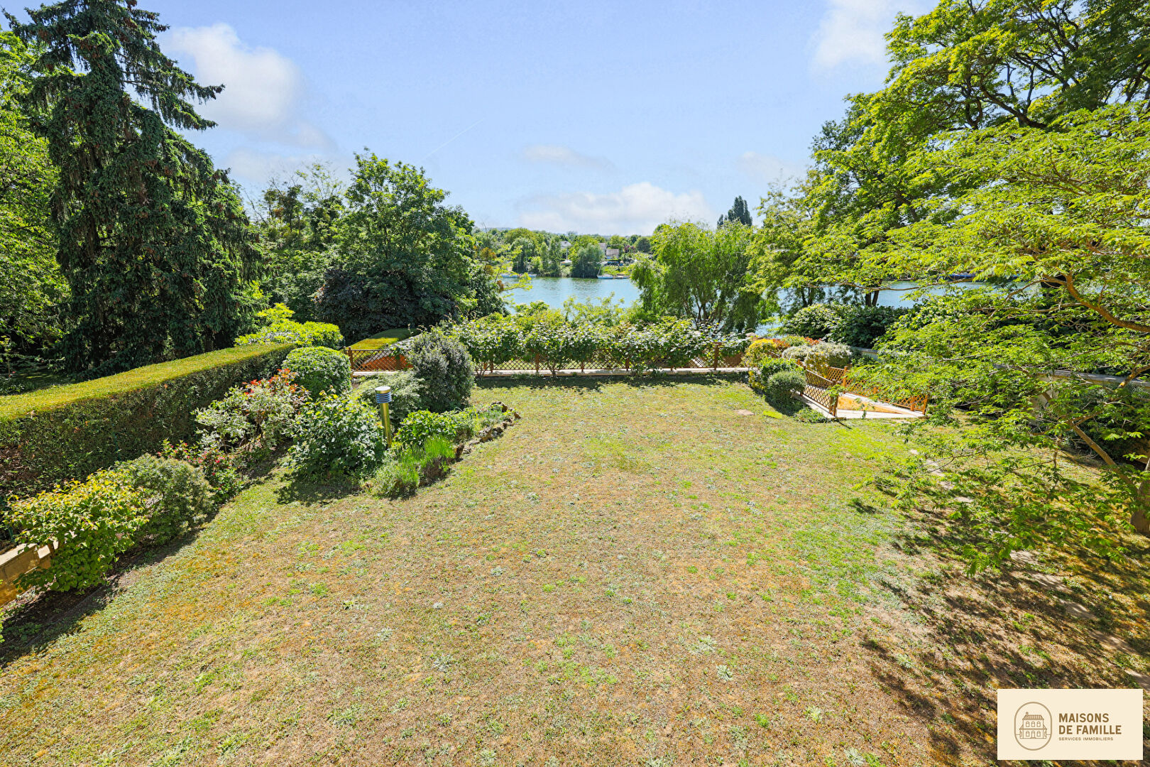 Photo Cascade - Maison à vendre à TRIEL-SUR-SEINE image 2/6