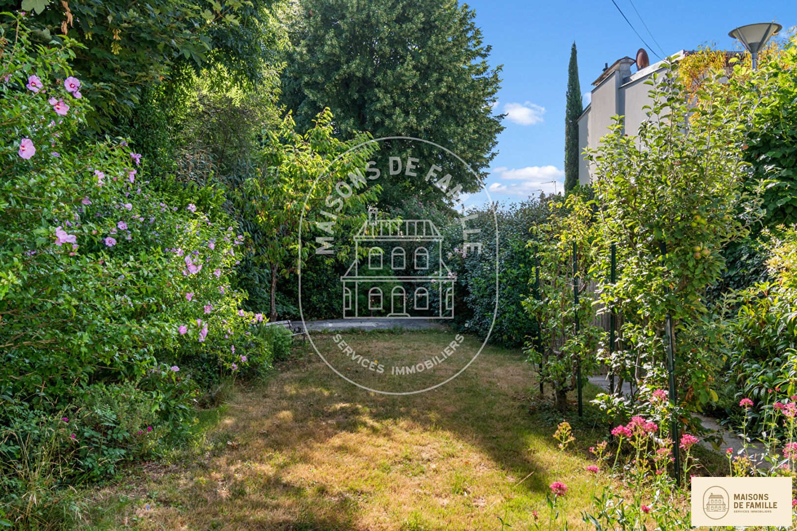 Photo Dorothée - Maison à vendre à La Celle-Saint-Cloud image 2/6