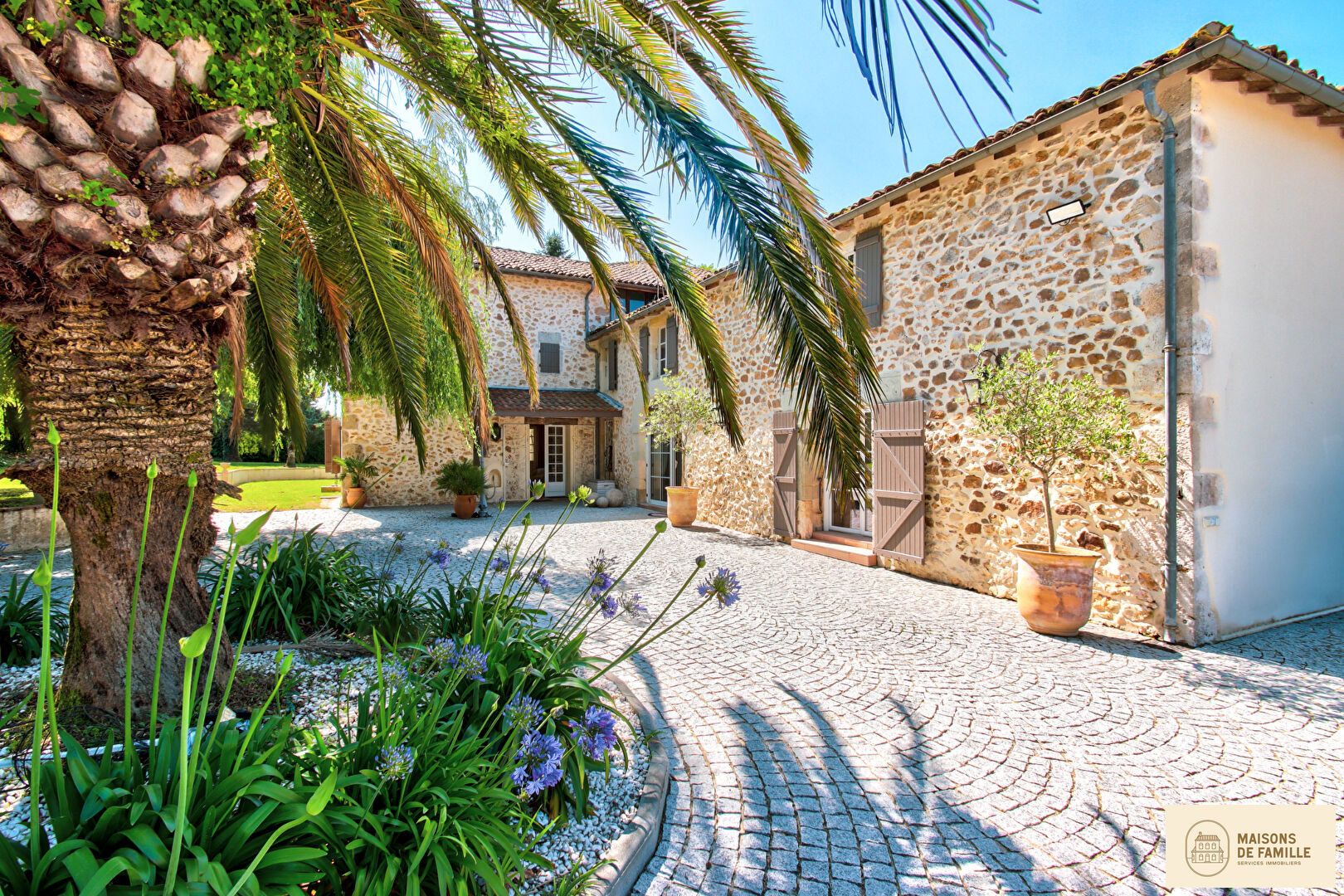 Agence immobilière de 
 Maisons de famille Clamart - Maisons de famille 
