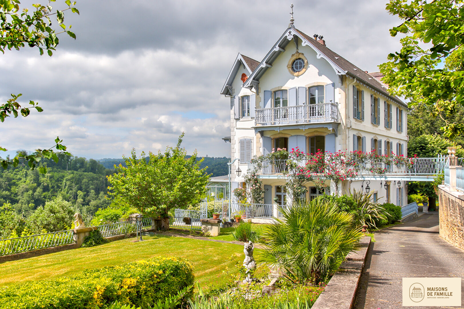 Agence immobilière de 
 Maisons de famille Clamart - Maisons de famille 
