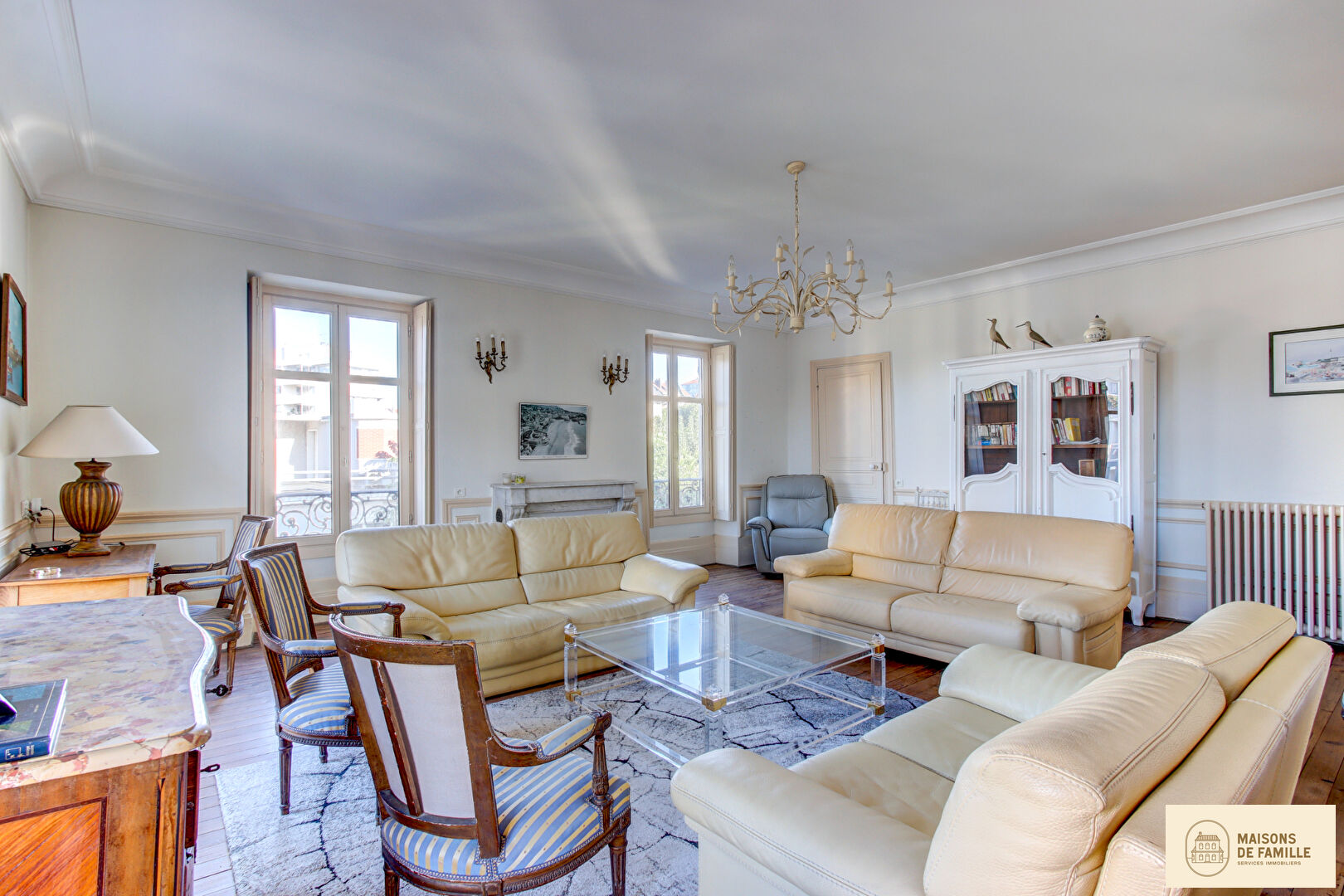 Agence immobilière de 
 Maisons de famille Clamart - Maisons de famille 
