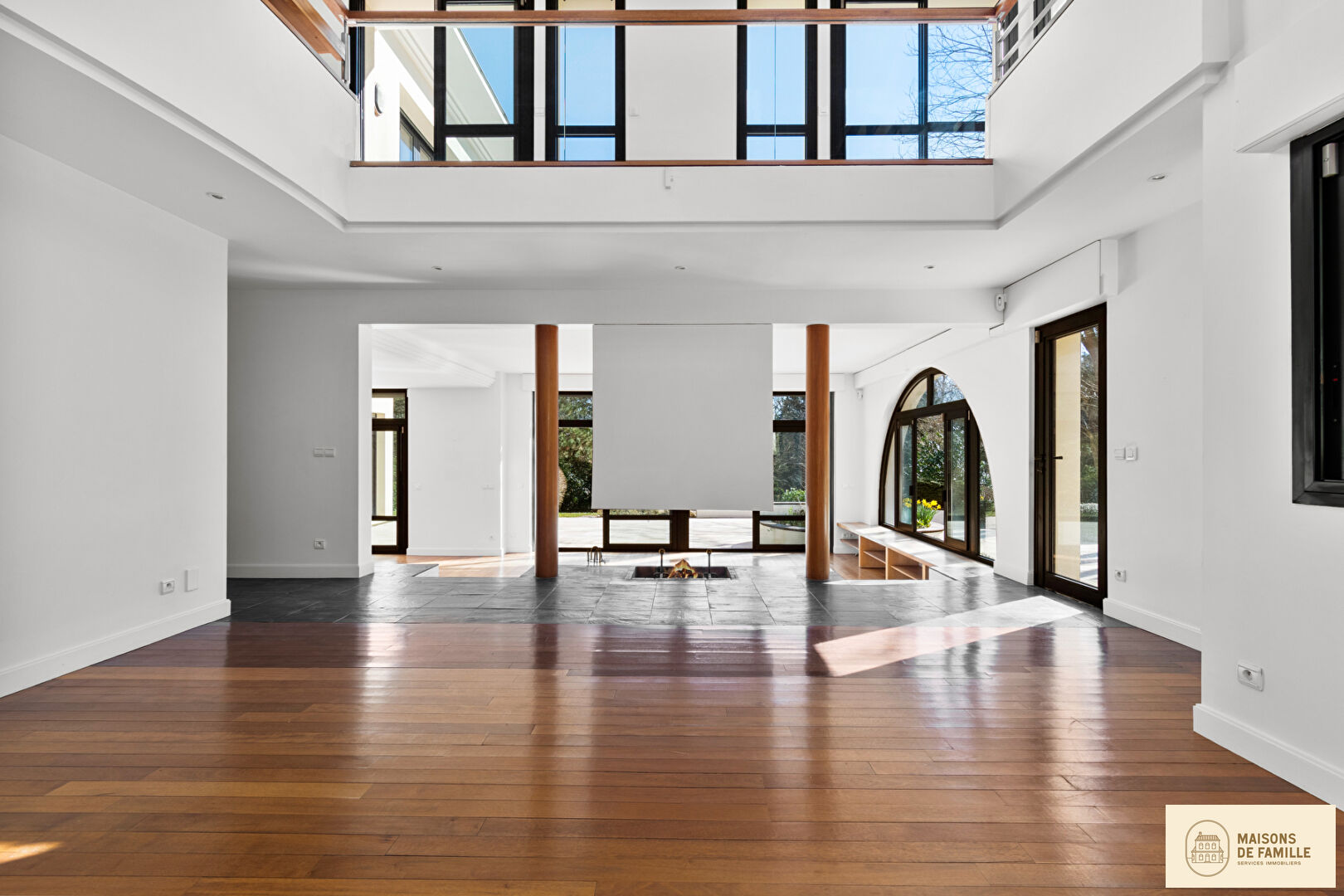 Photo La Villa - Maison d'exception à vendre dans le Hameau de la Jonchère à Rueil-Malmaison image 4/6