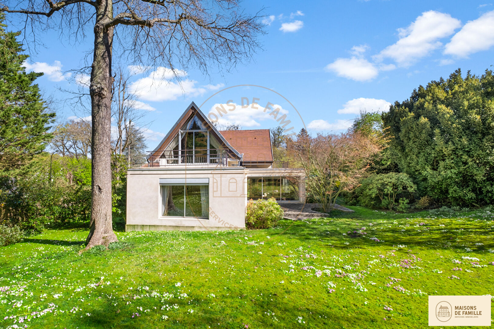 Zaha - Maison d'architecte à vendre au Hameau de la Jonchère à Rueil-Malmaison