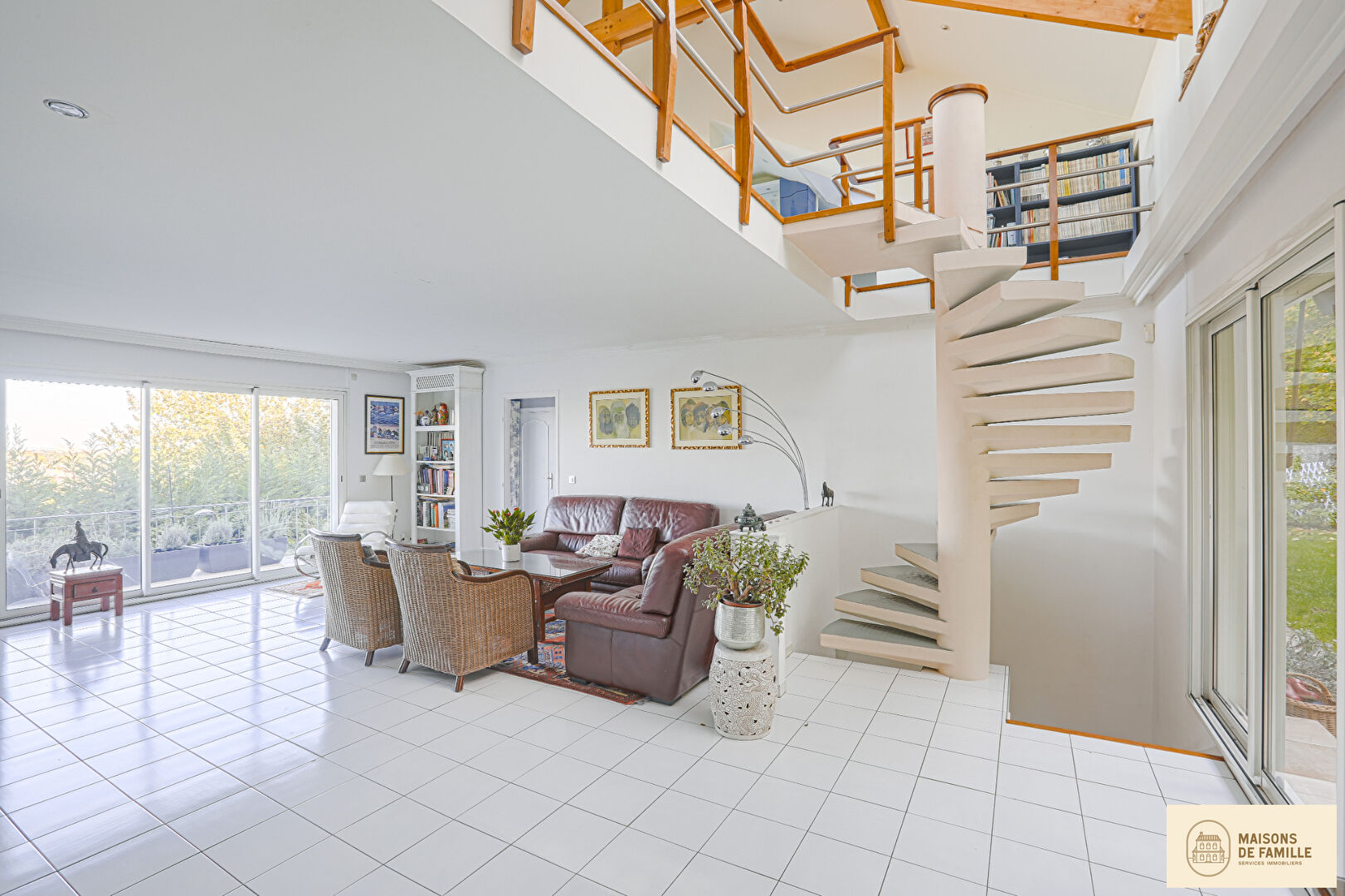 Agence immobilière de 
 Maisons de famille Clamart - Maisons de famille 
