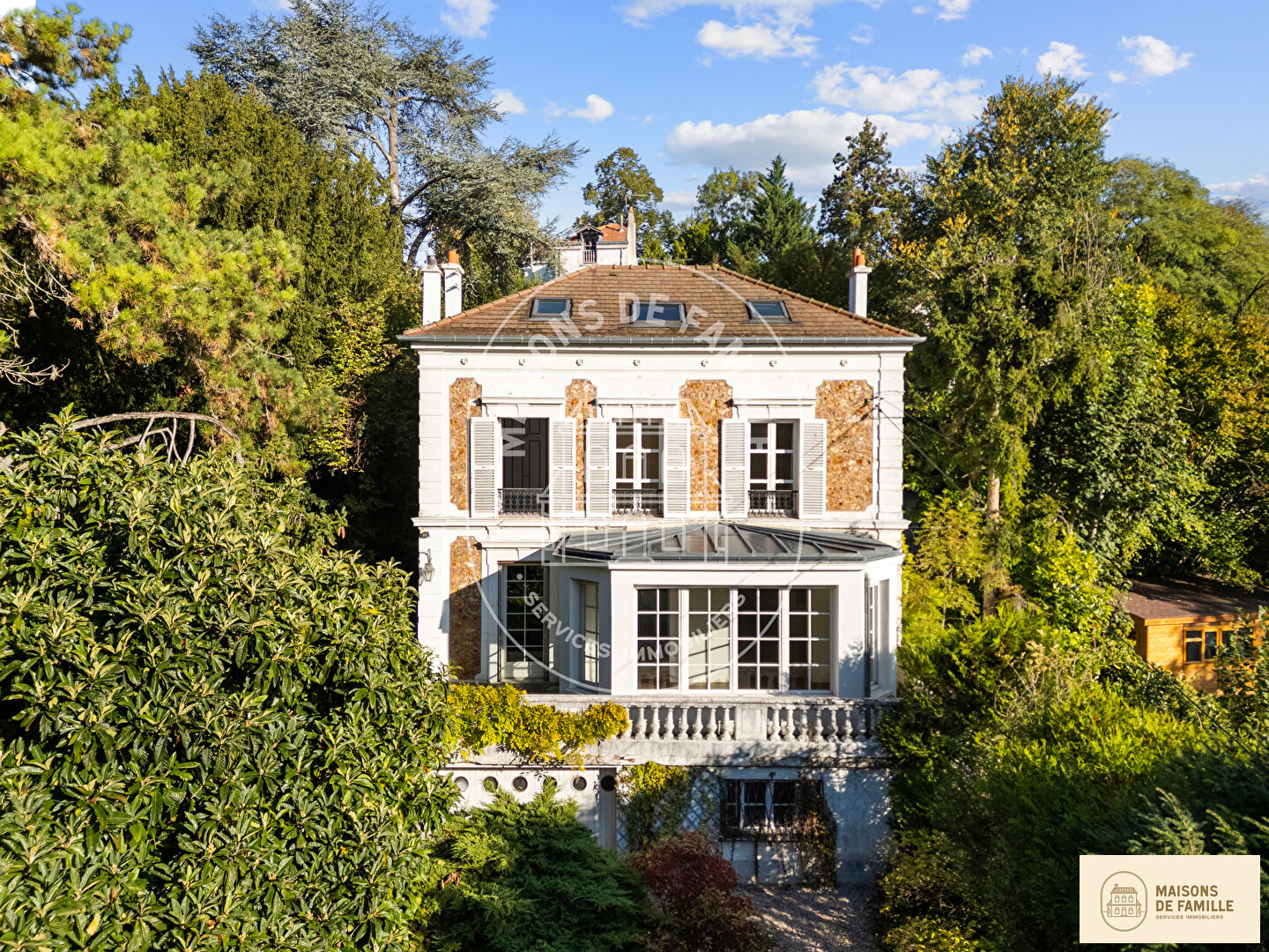 Agence immobilière de 
 Maisons de famille Clamart - Maisons de famille 
