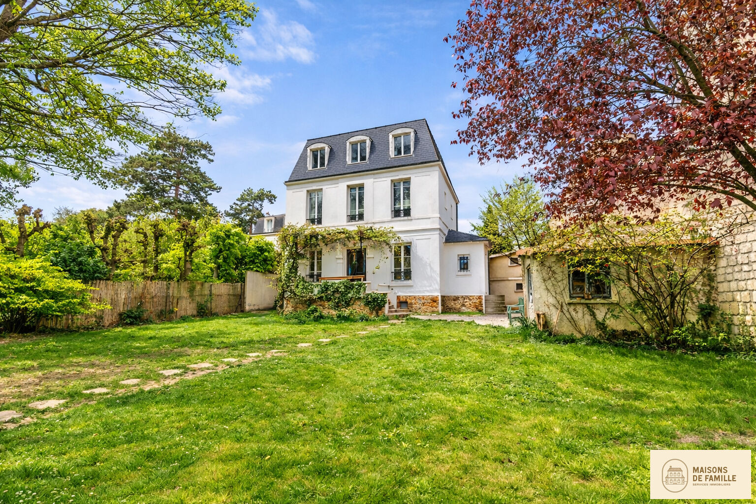 Agence immobilière de 
 Maisons de famille Clamart - Maisons de famille 
