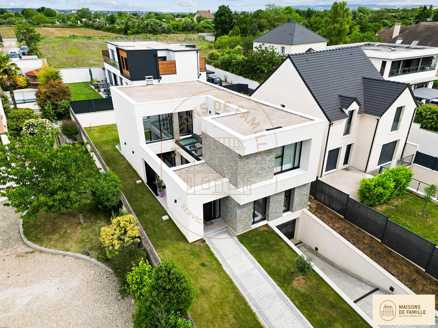 Agence immobilière de 
 Maisons de famille Clamart - Maisons de famille 
