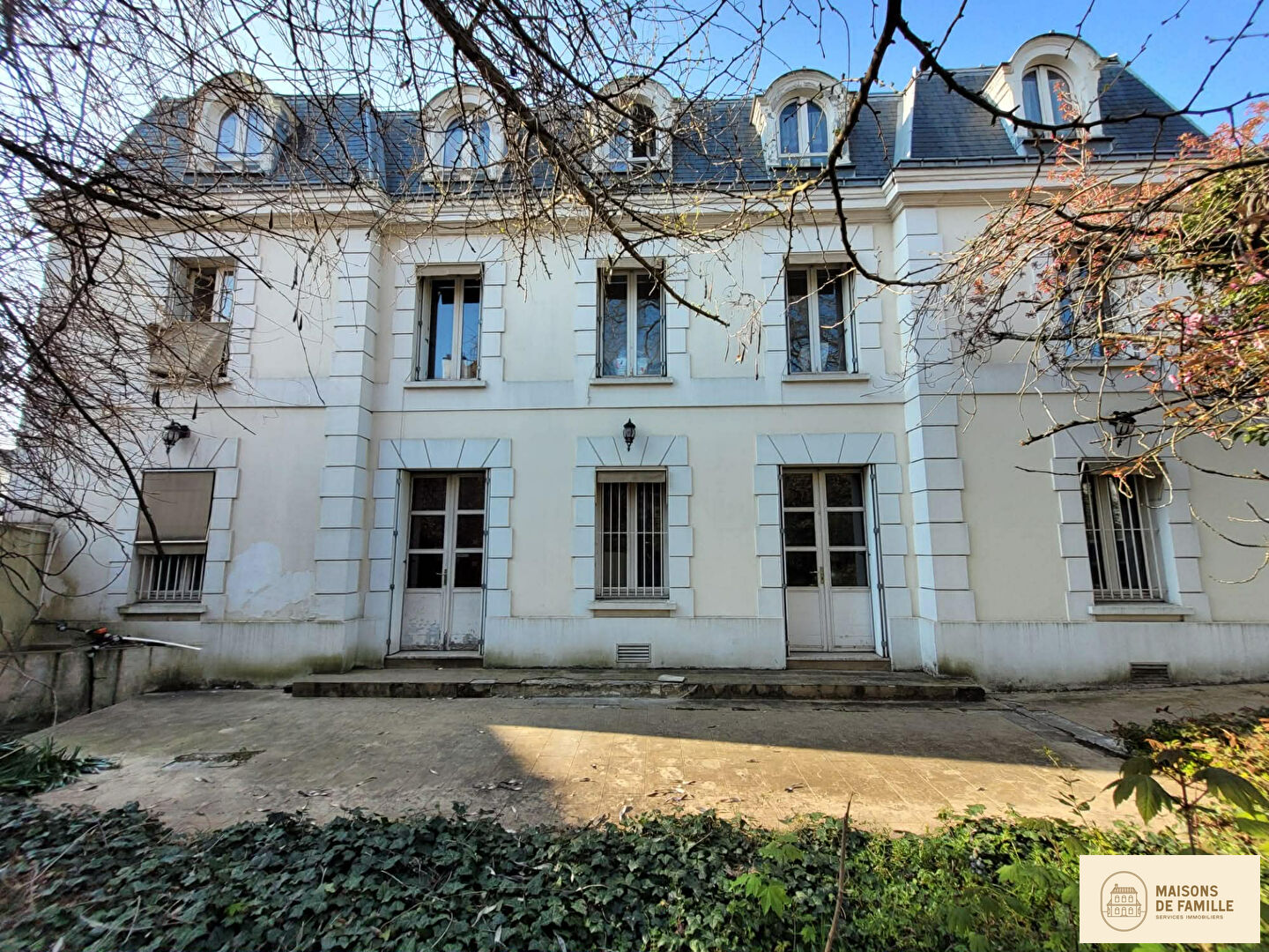 Agence immobilière de 
 Maisons de famille Clamart - Maisons de famille 
