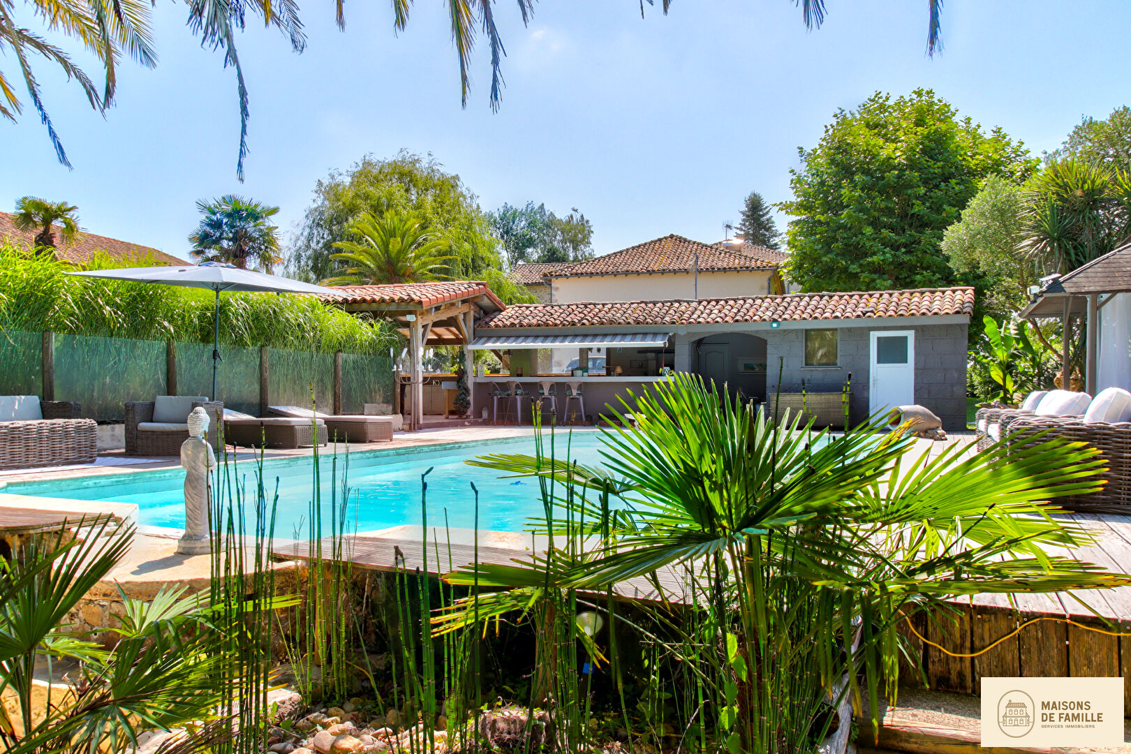 Agence immobilière de 
 Maisons de famille Clamart - Maisons de famille 
