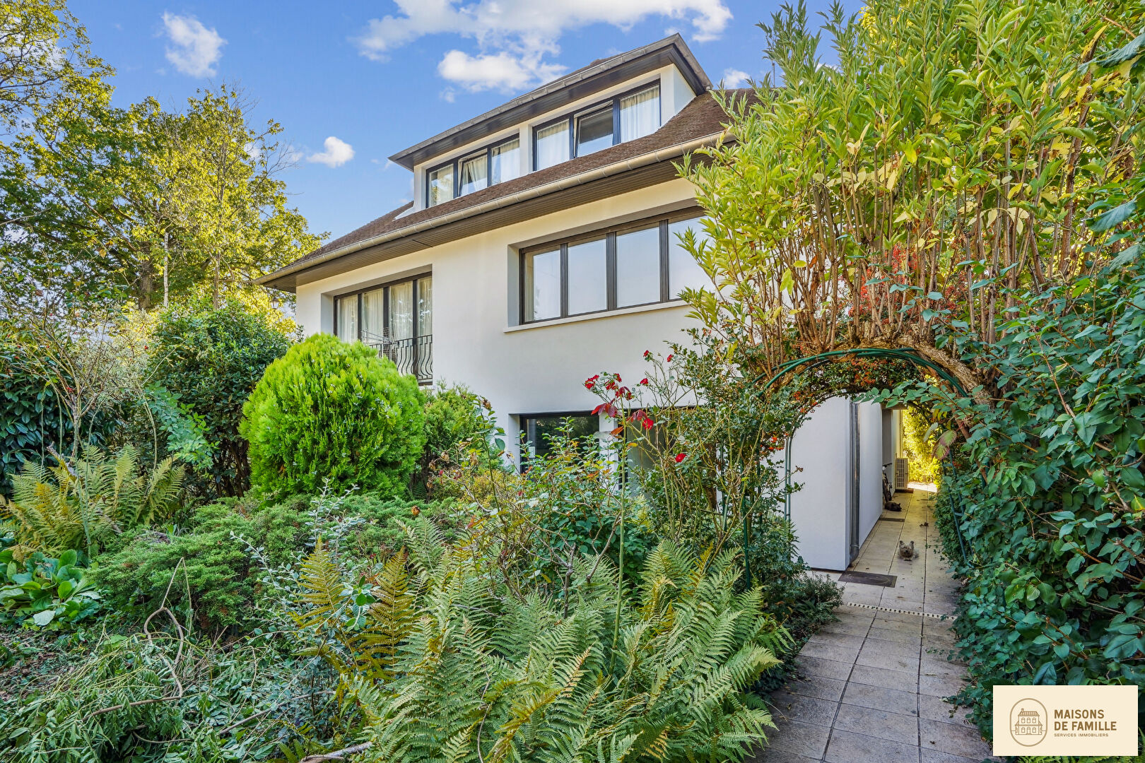 Agence immobilière de 
 Maisons de famille Clamart - Maisons de famille 
