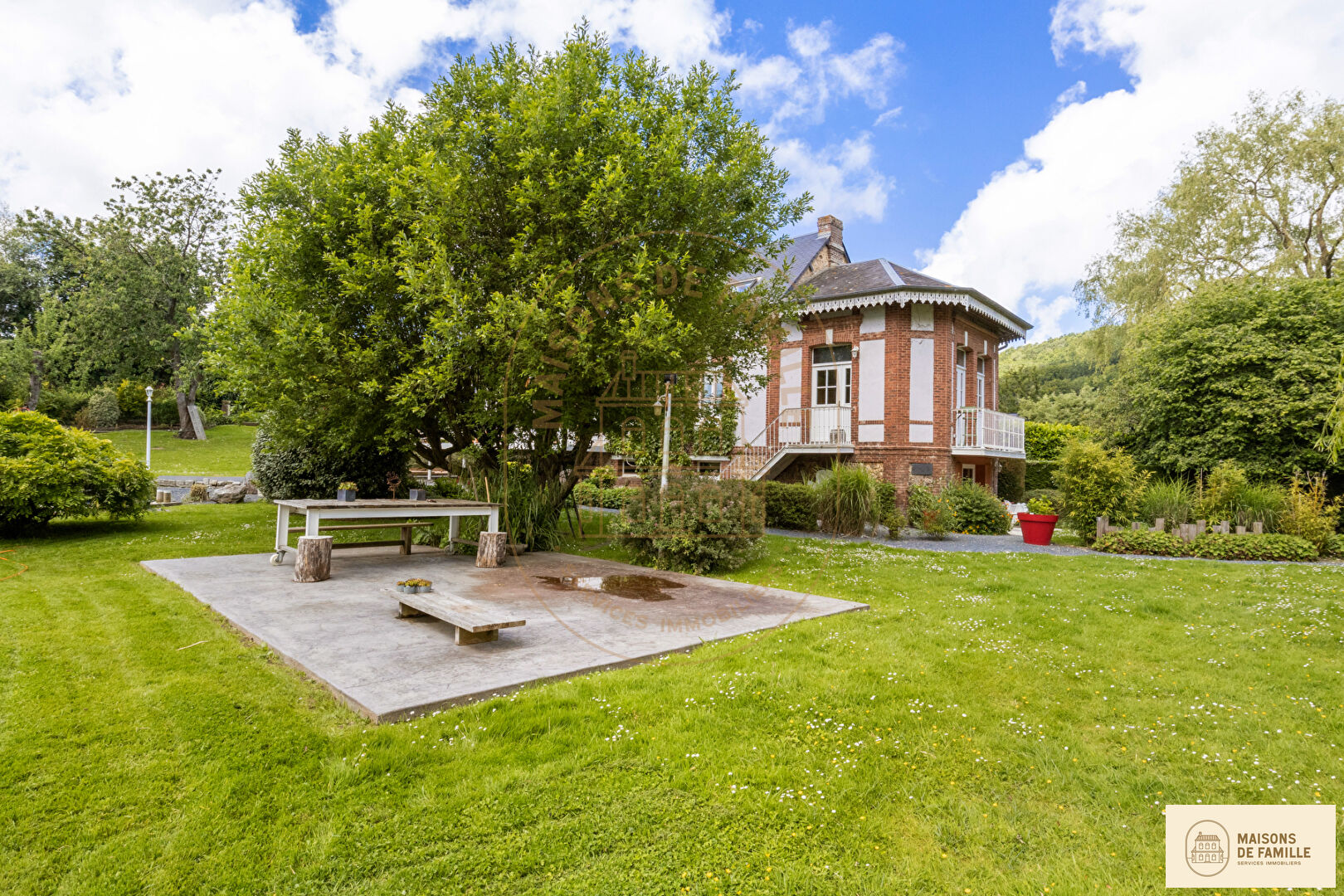 Agence immobilière de 
 Maisons de famille Clamart - Maisons de famille 
