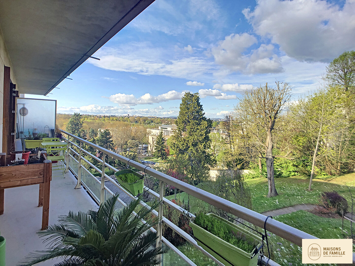 Agence immobilière de 
 Maisons de famille Clamart - Maisons de famille 
