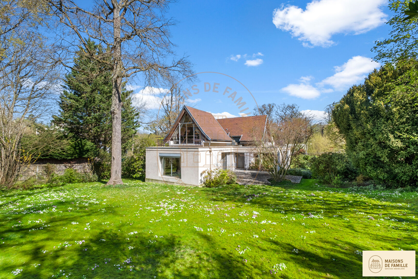 Agence immobilière de 
 Maisons de famille Clamart - Maisons de famille 
