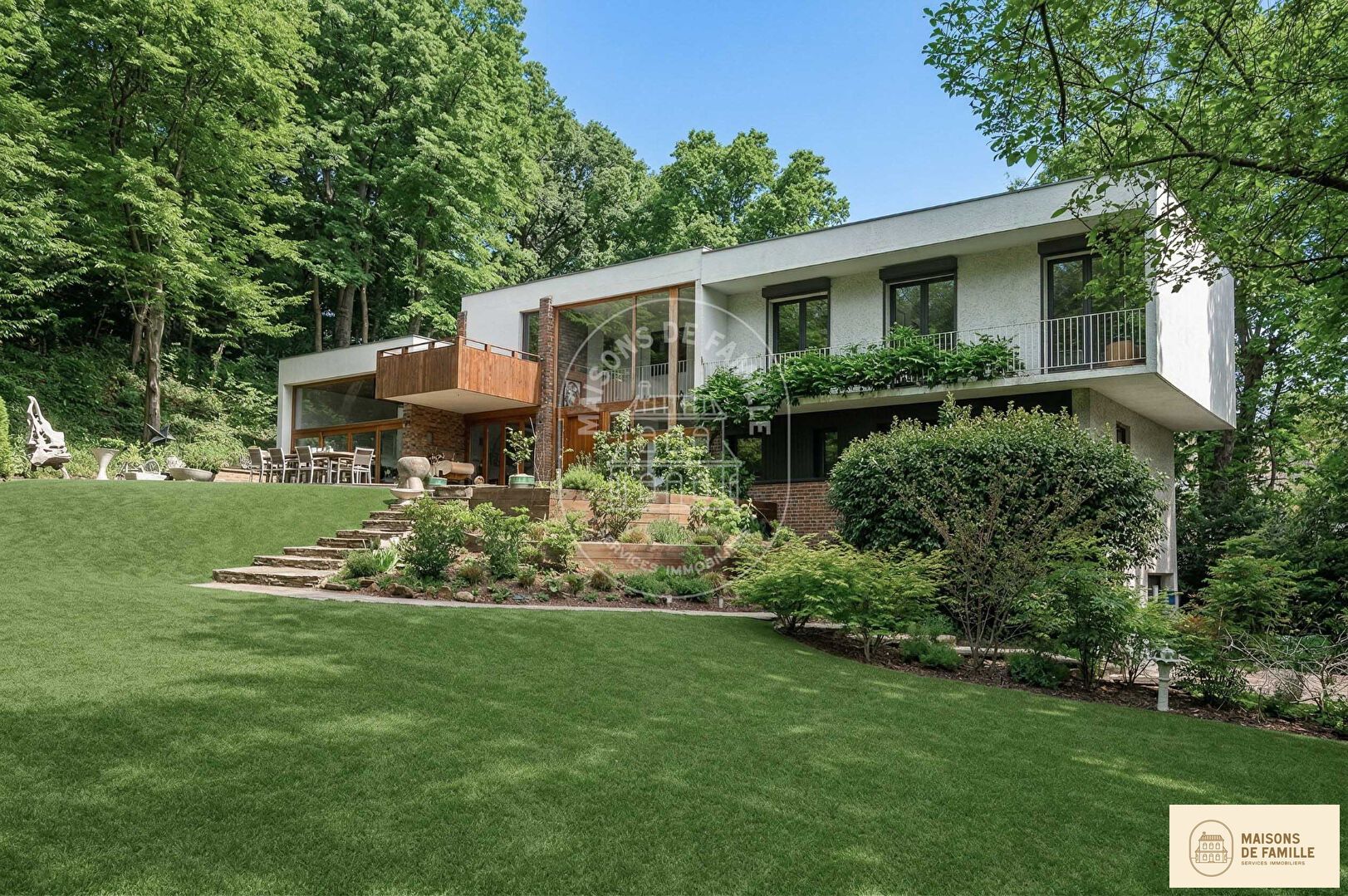 Agence immobilière de 
 Maisons de famille Clamart - Maisons de famille 
