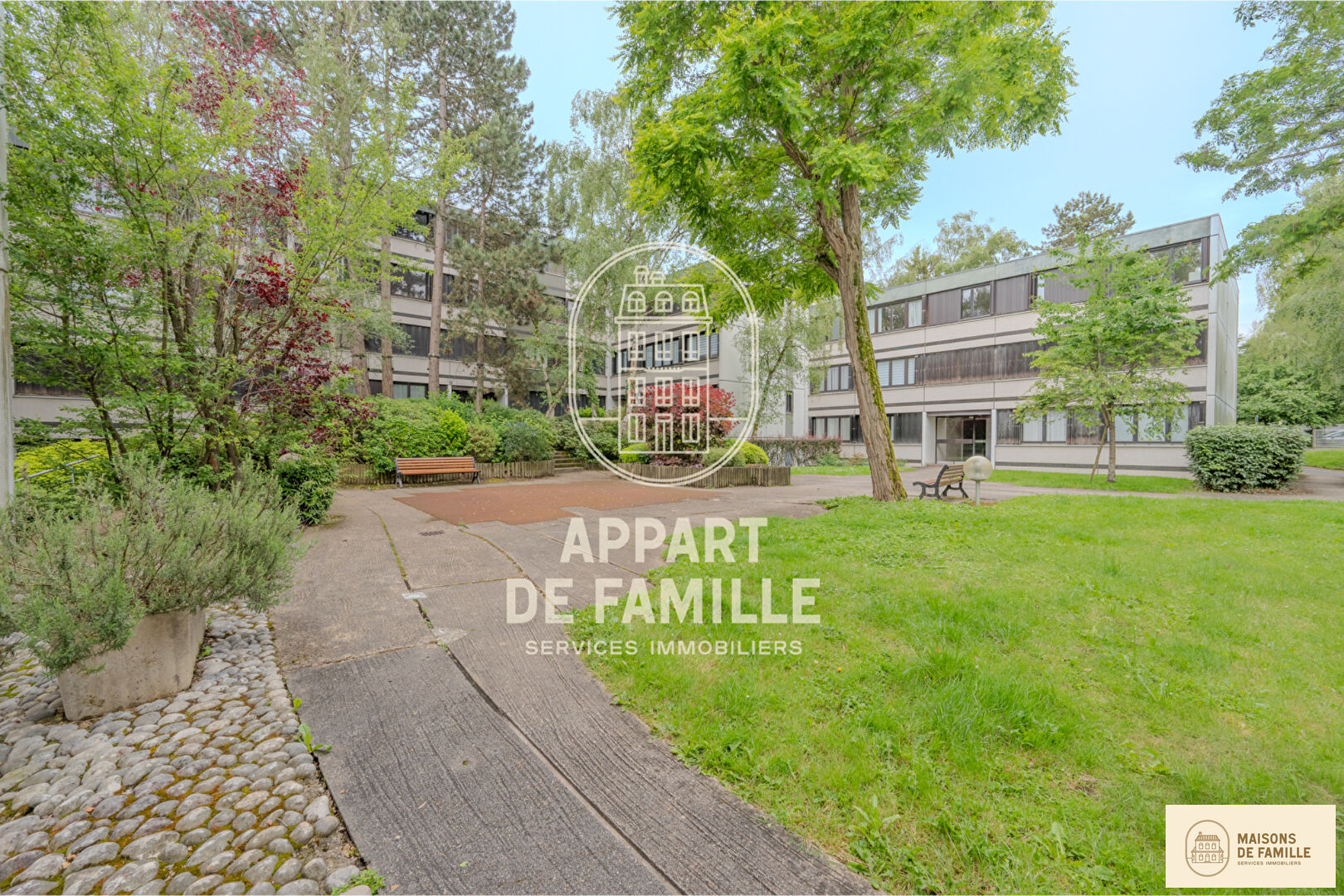 Agence immobilière de 
 Maisons de famille Clamart - Maisons de famille 
