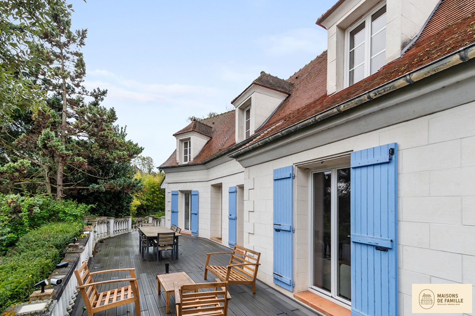 Agence immobilière de 
 Maisons de famille Clamart - Maisons de famille 
