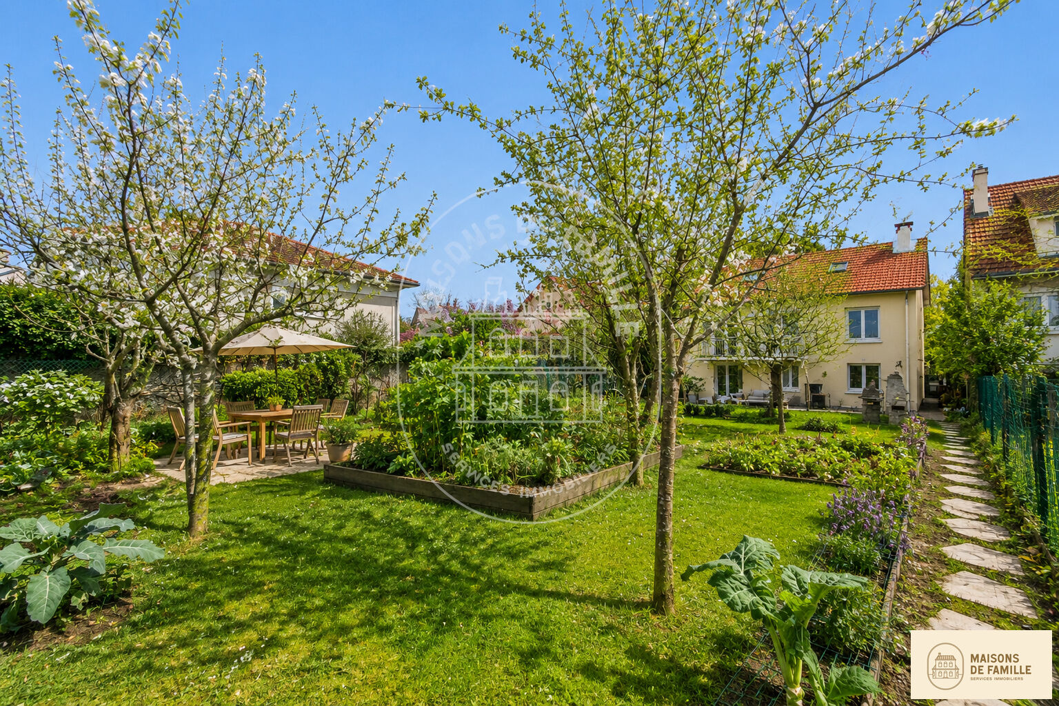 Agence immobilière de 
 Maisons de famille Clamart - Maisons de famille 
