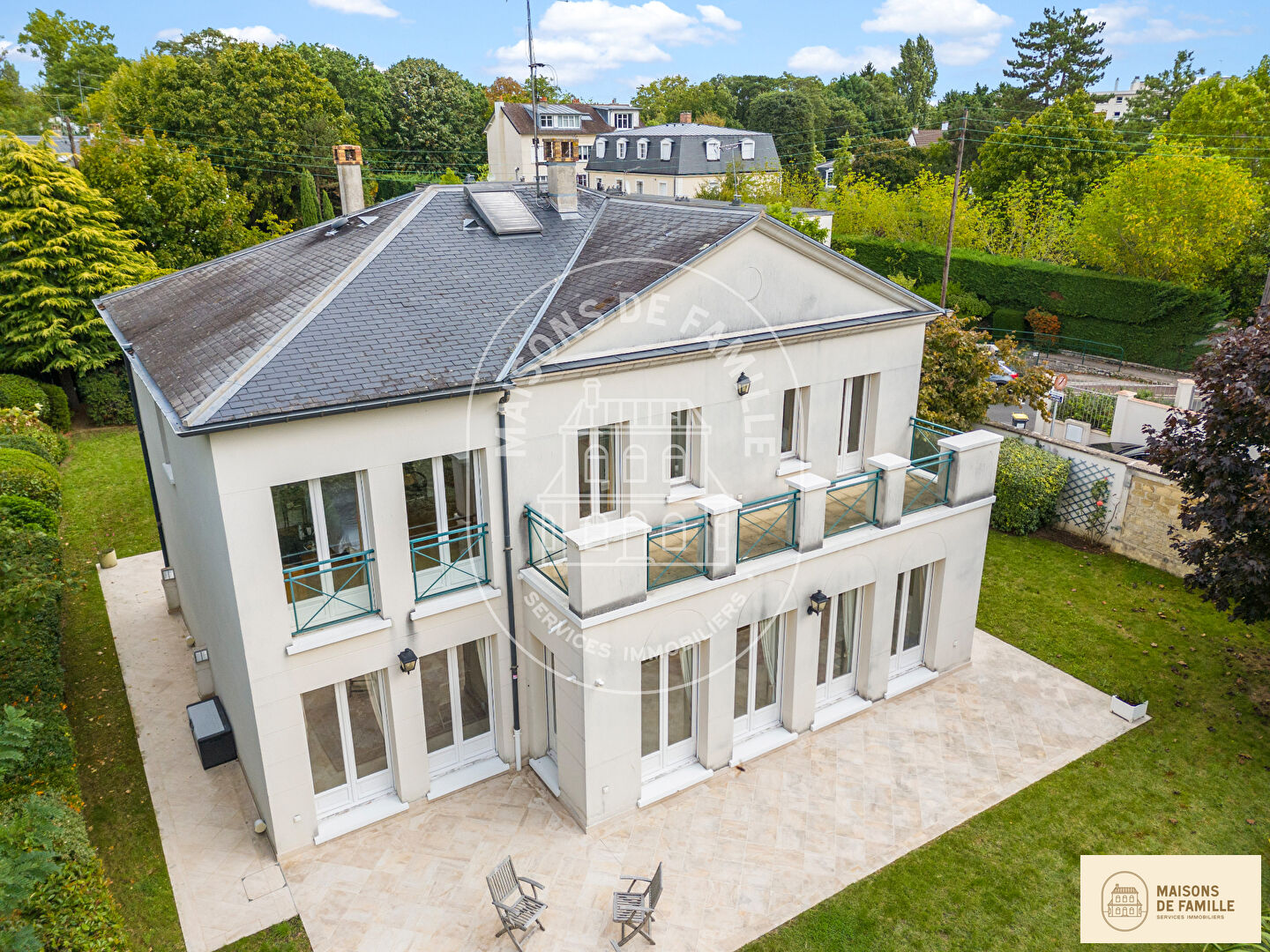 Agence immobilière de 
 Maisons de famille Clamart - Maisons de famille 
