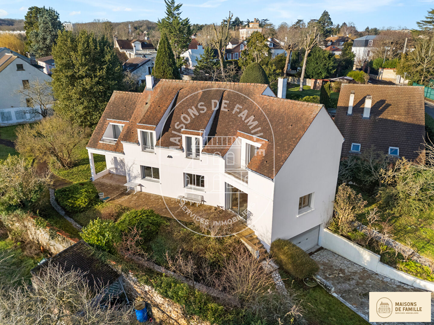 Agence immobilière de 
 Maisons de famille Clamart - Maisons de famille 
