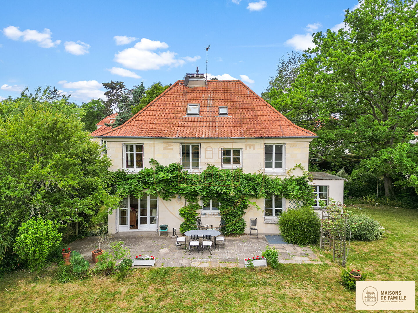 Agence immobilière de 
 Maisons de famille Clamart - Maisons de famille 
