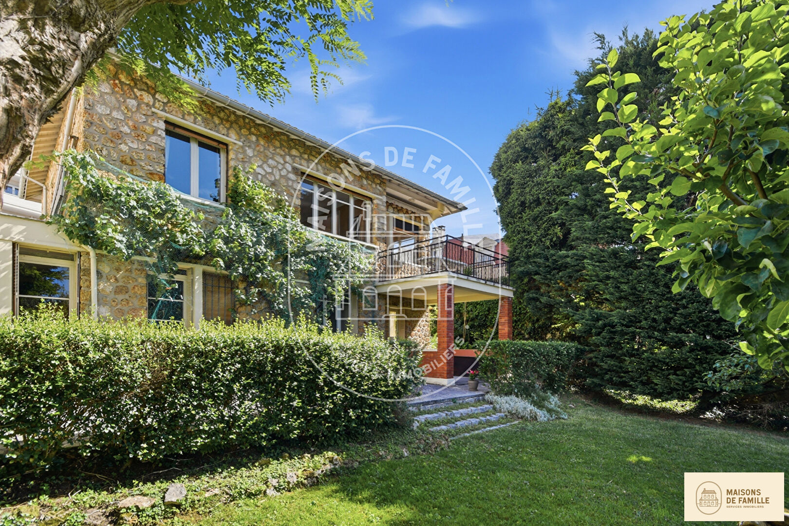 Agence immobilière de 
 Maisons de famille Clamart - Maisons de famille 
