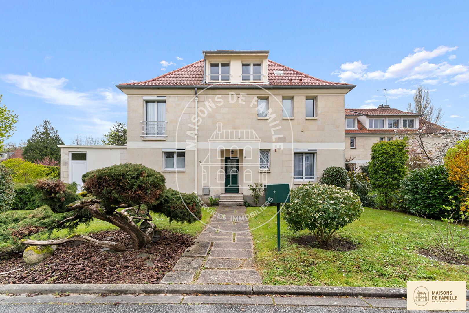 Agence immobilière de 
 Maisons de famille Clamart - Maisons de famille 
