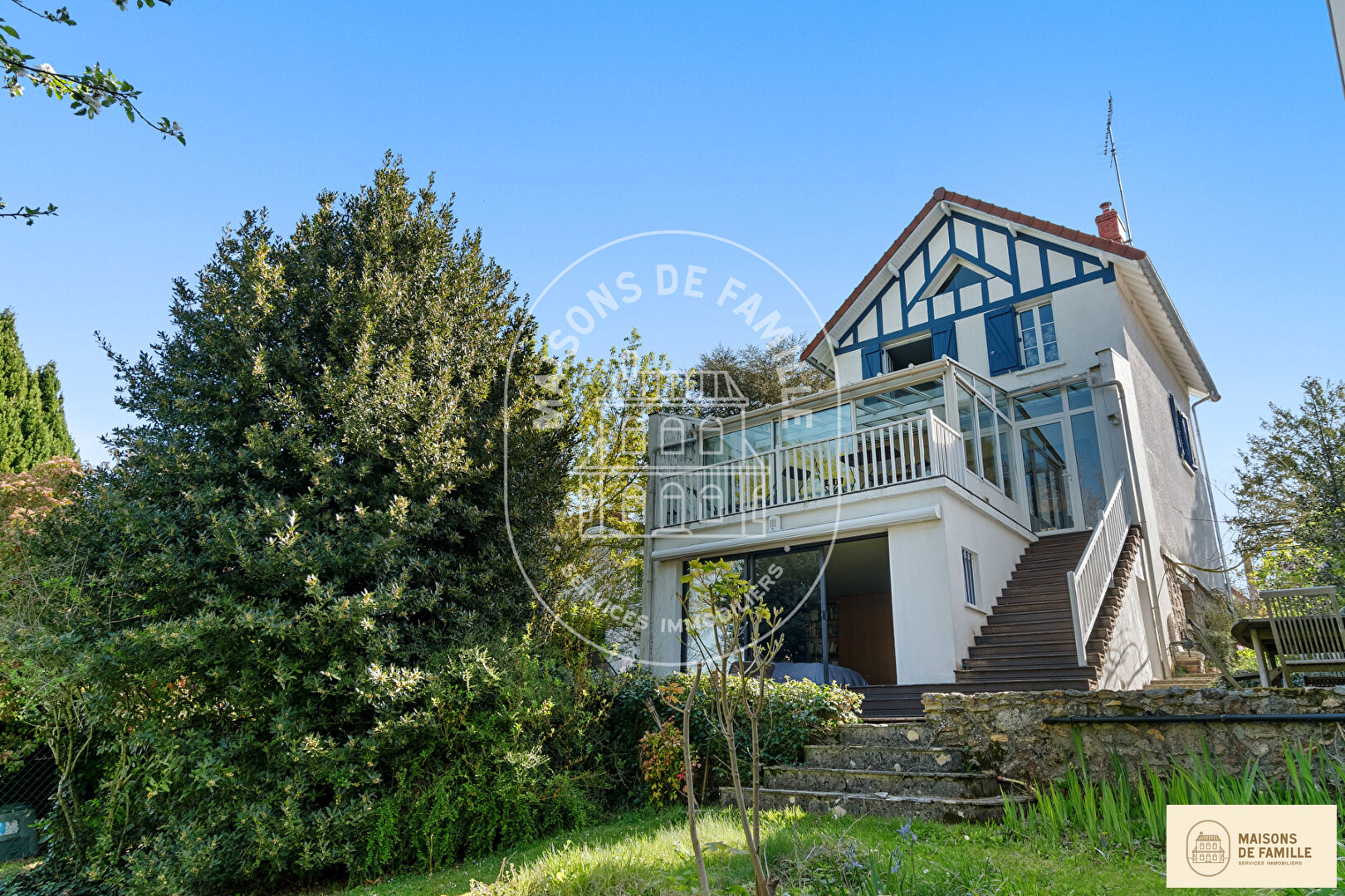 Agence immobilière de 
 Maisons de famille Clamart - Maisons de famille 
