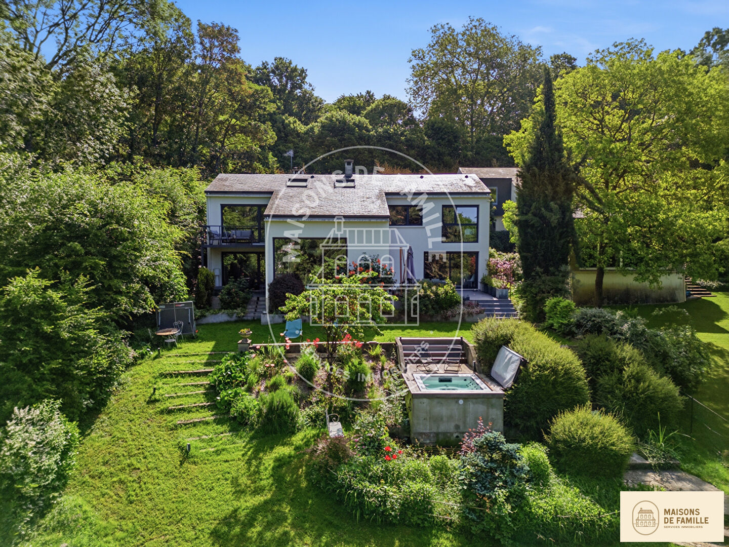 Agence immobilière de 
 Maisons de famille Clamart - Maisons de famille 
