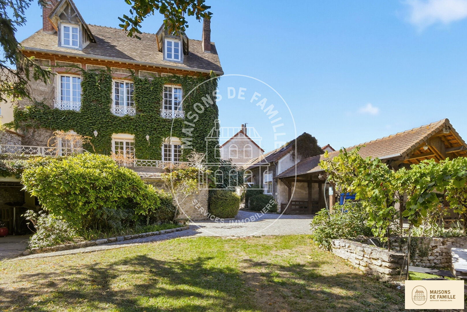 Agence immobilière de 
 Maisons de famille Clamart - Maisons de famille 
