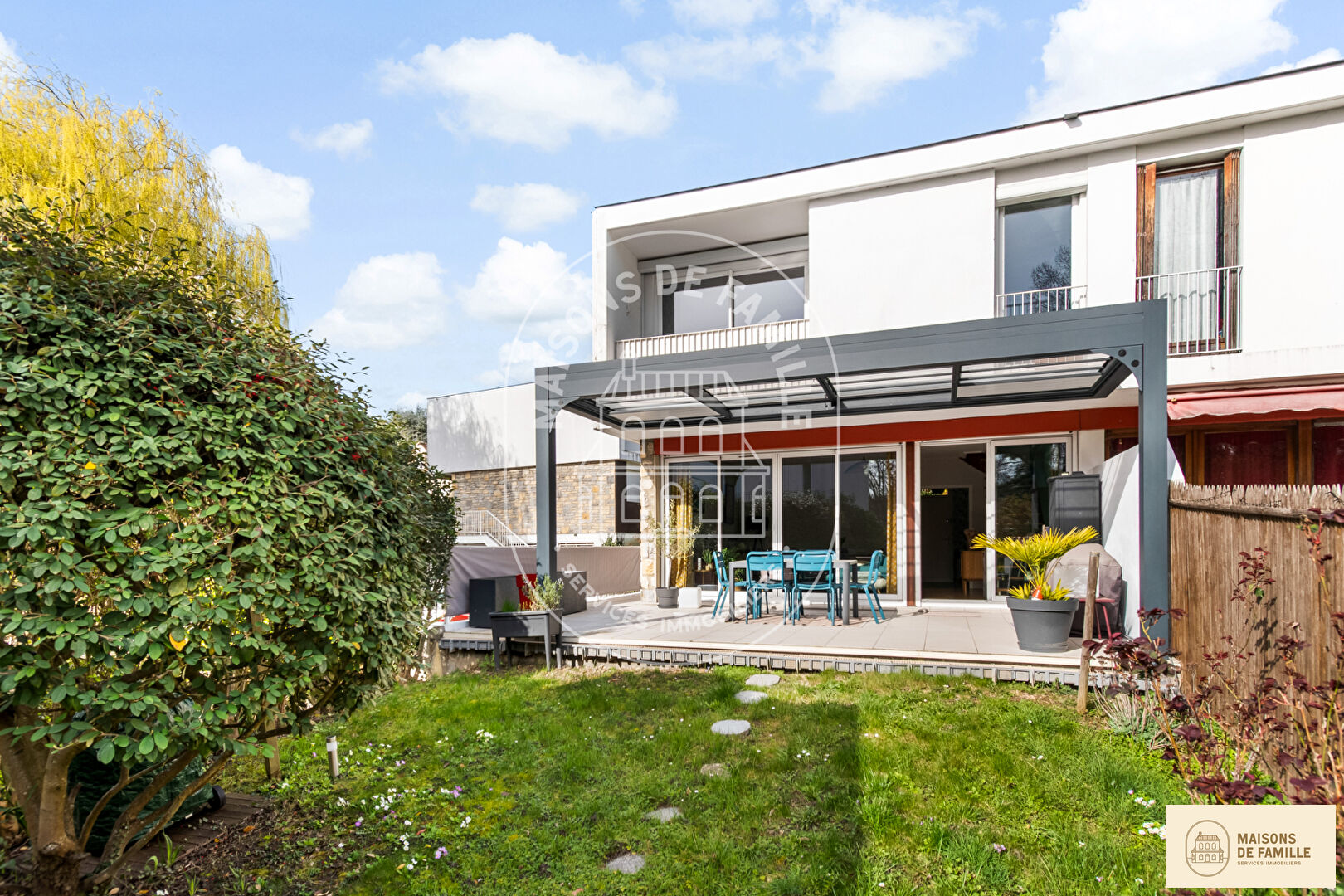 Agence immobilière de 
 Maisons de famille Clamart - Maisons de famille 
