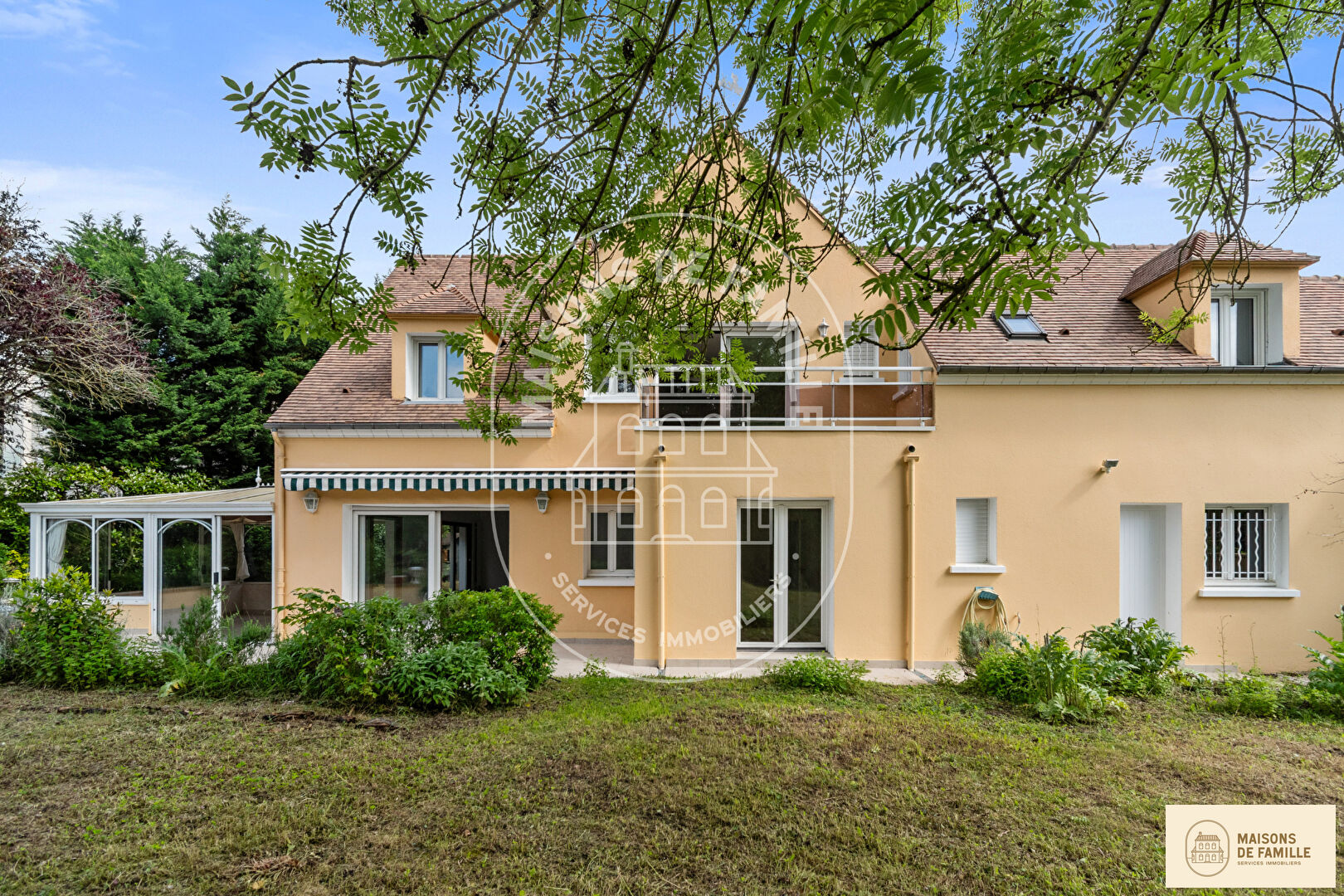 Agence immobilière de 
 Maisons de famille Clamart - Maisons de famille 
