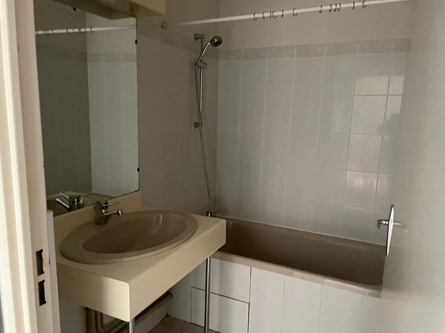 Photo Appartement Onet Le Château 2 pièce(s) 41.14 m2 + Loggia 10.92m² image 6/6