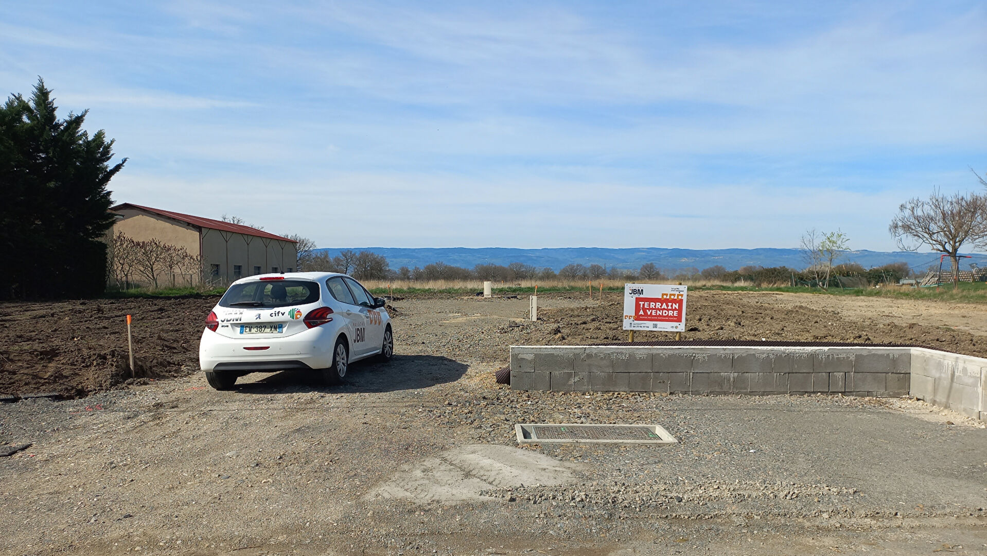 Photo Terrain Chalain Le Comtal 584 m2 Ref 340 image 2/2