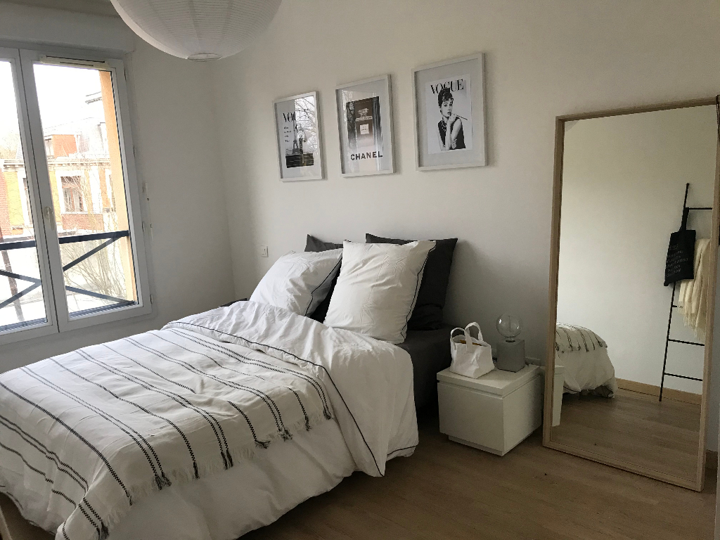 Photo T3 récent avec balcon et garage dans résidence sécurisée image 5/6